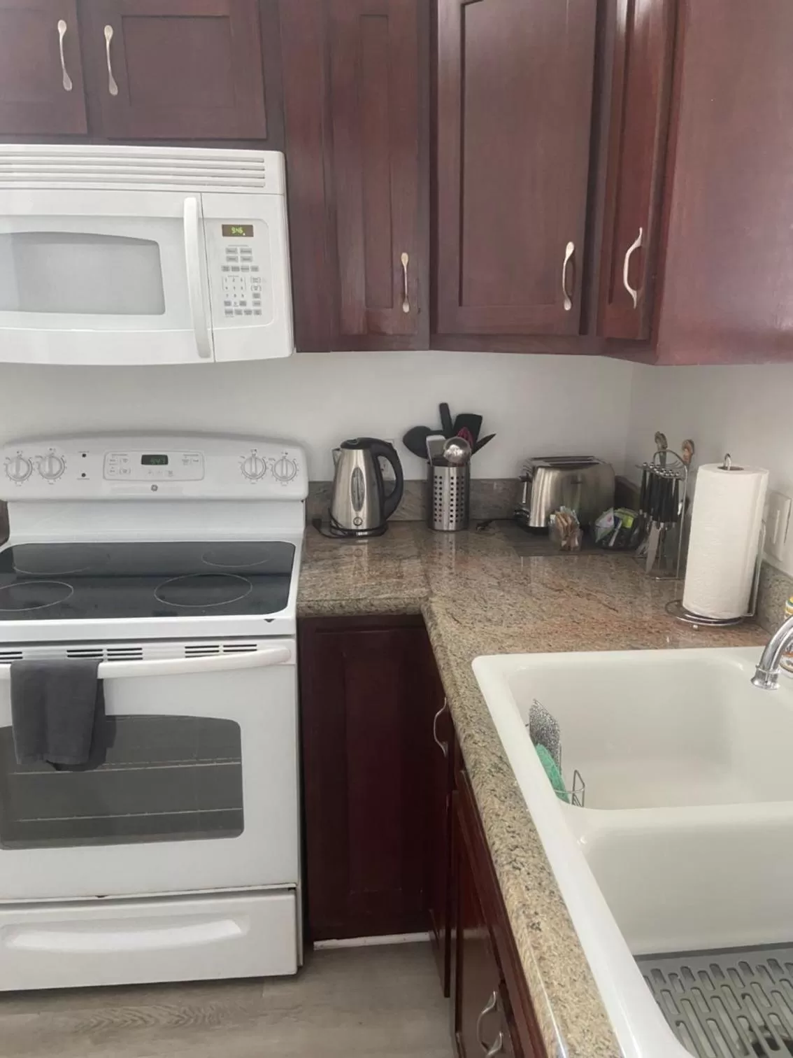 Kitchen or kitchenette in Sweet Dreams B&B LA