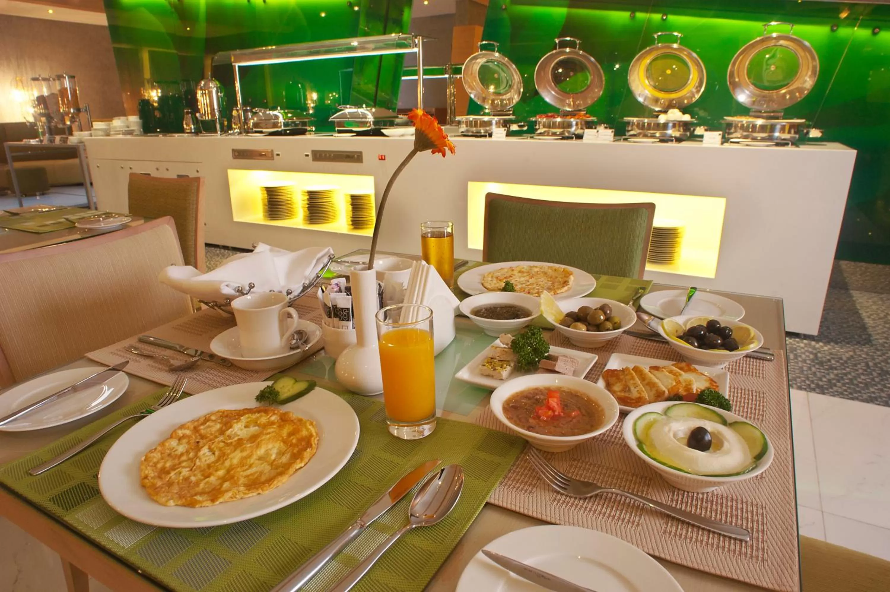 Restaurant/places to eat in Al Khoory Executive Hotel, Al Wasl