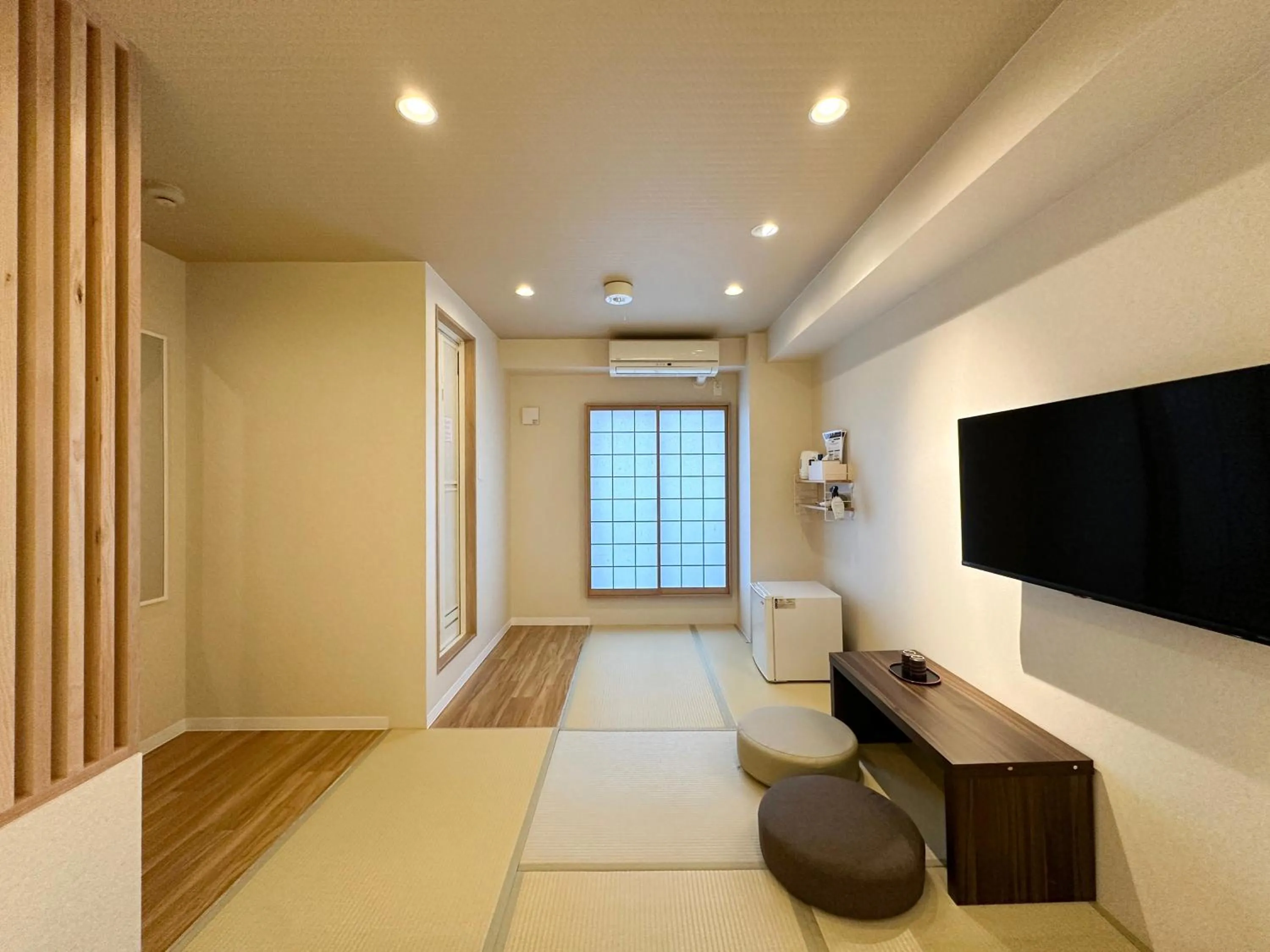 Photo of the whole room in Osaka Ebisu Hotel