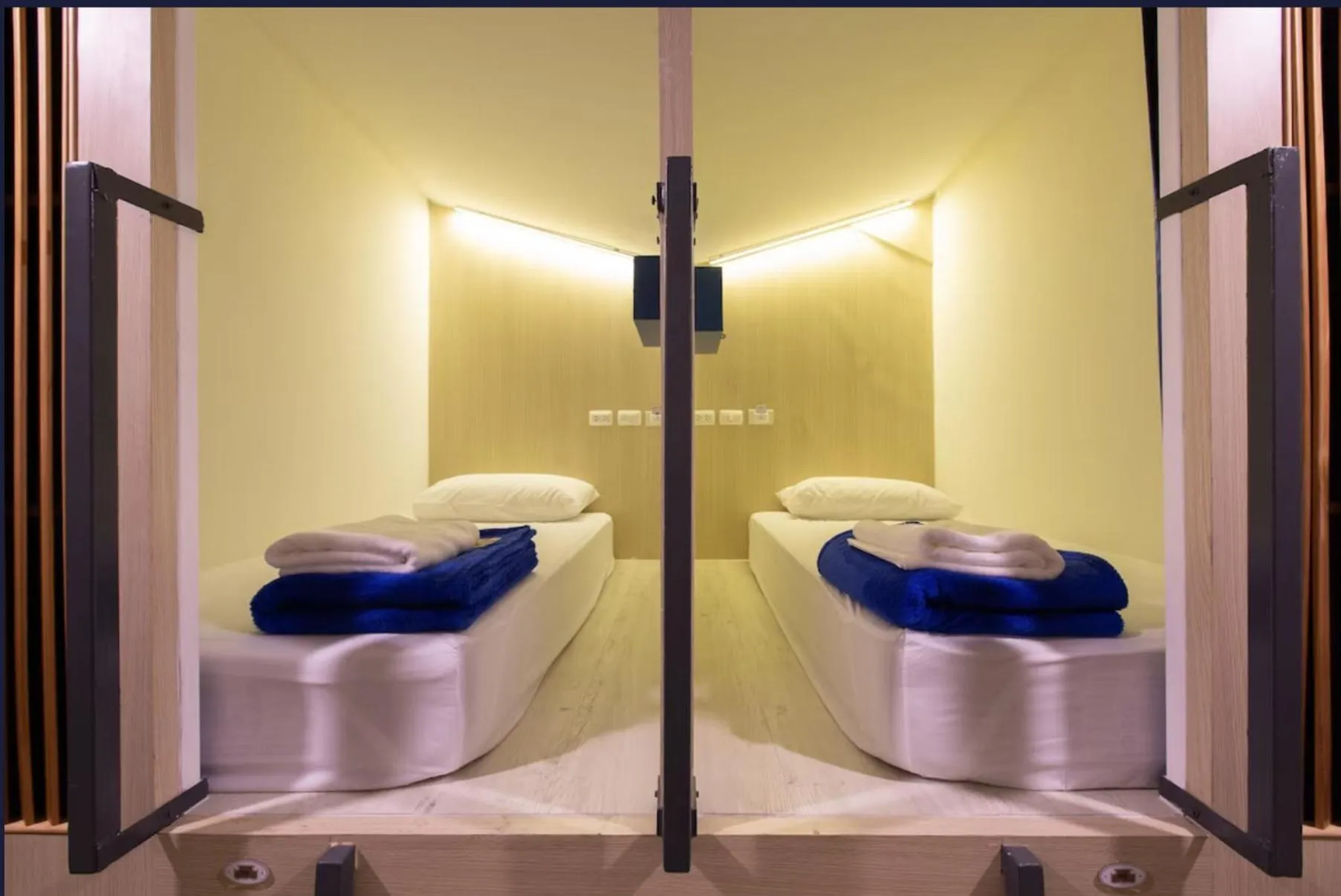 bunk bed in Prince Theatre Heritage Stay Hostel - Silom