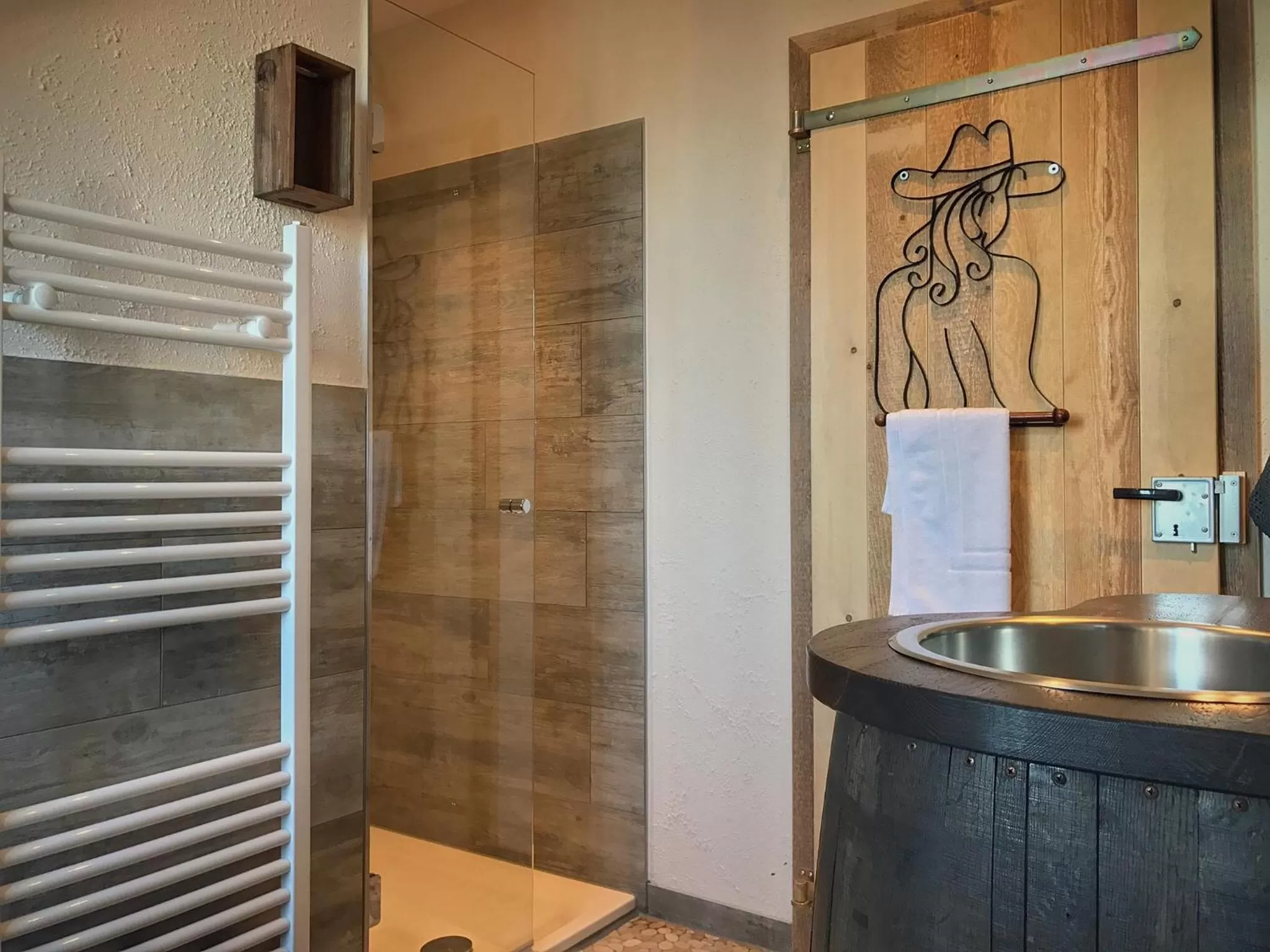 Photo of the whole room in Road Stop Wuppertal