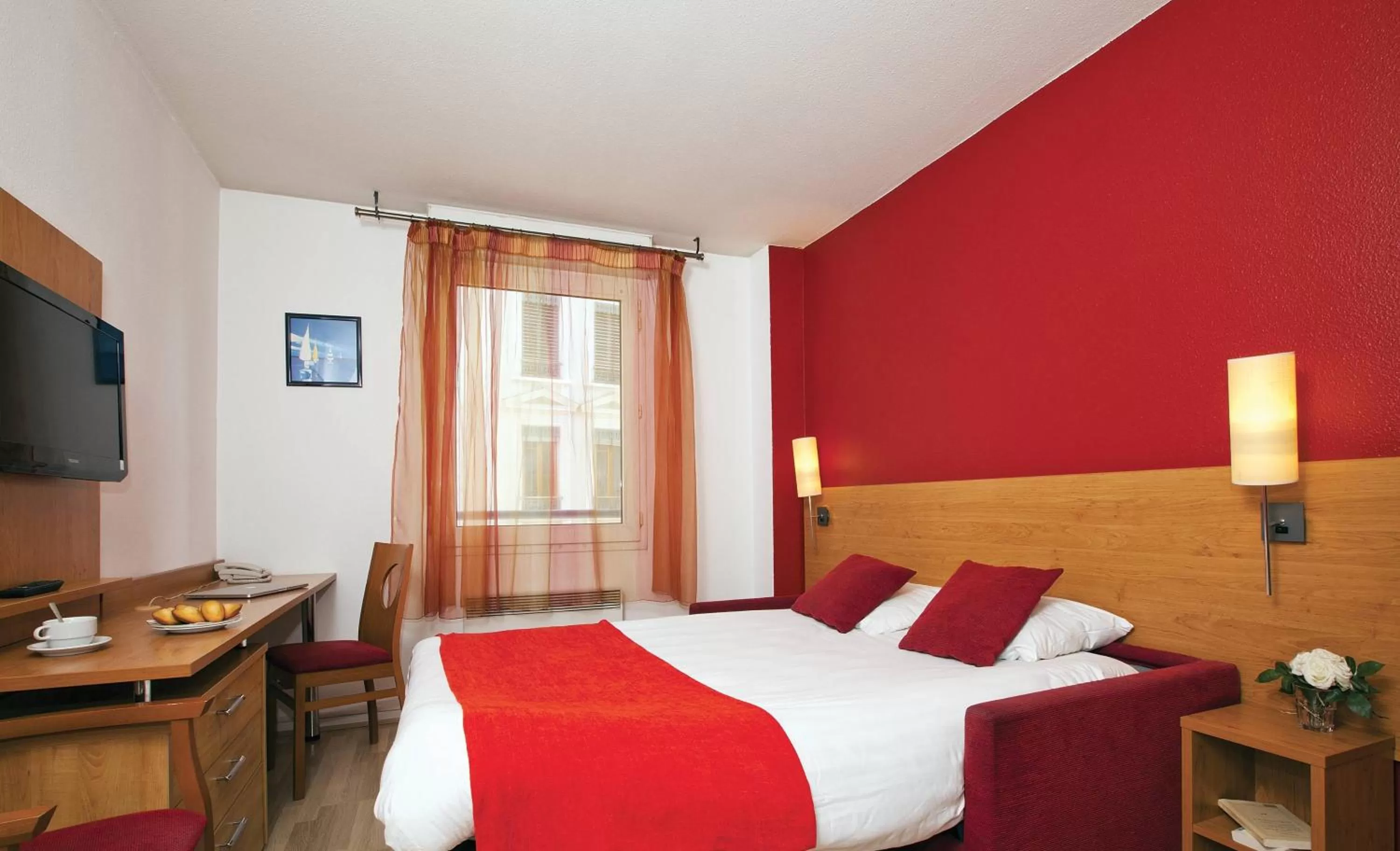 Photo of the whole room, Bed in Séjours & Affaires Lyon Saxe-Gambetta