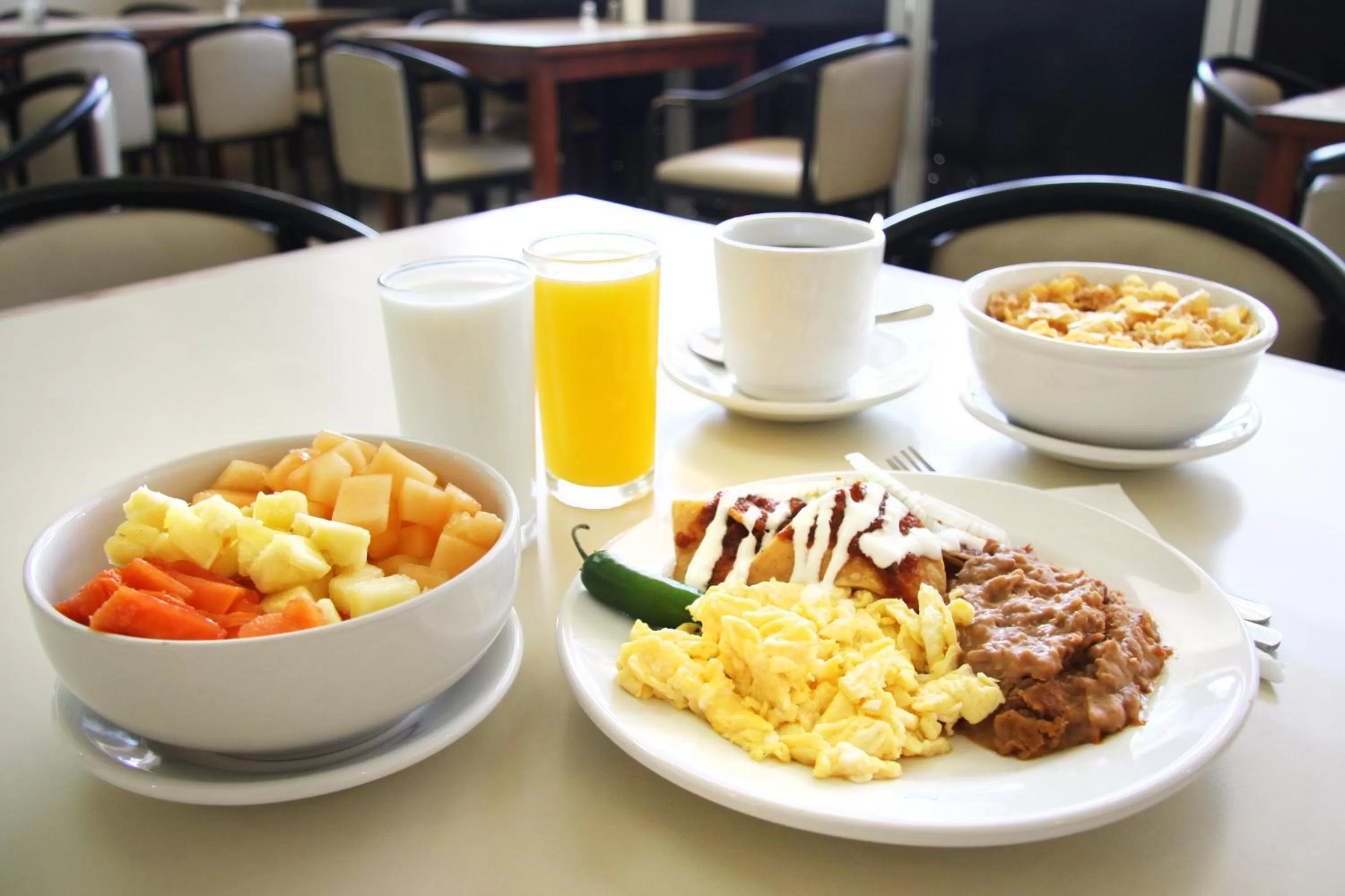 Restaurant/places to eat in Hotel Astor Tijuana