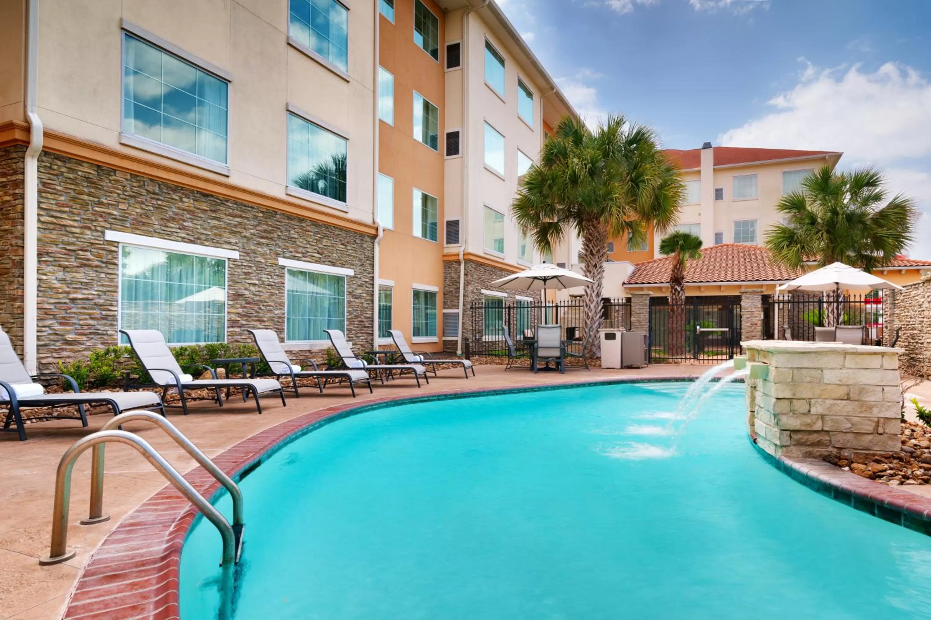 Swimming pool in Residence Inn by Marriott Houston I-10 West/Park Row