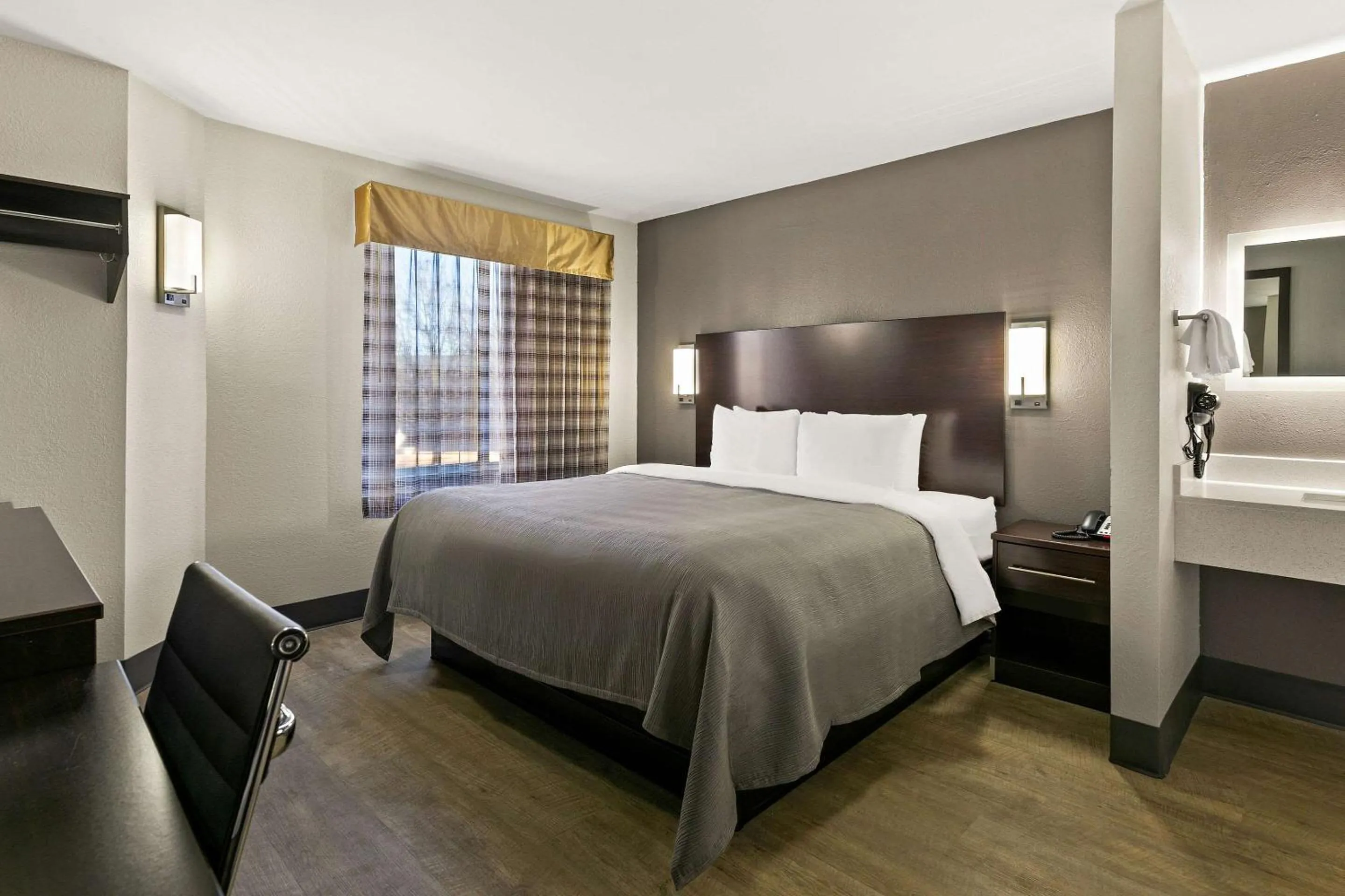 Bedroom, Bed in Rodeway Inn