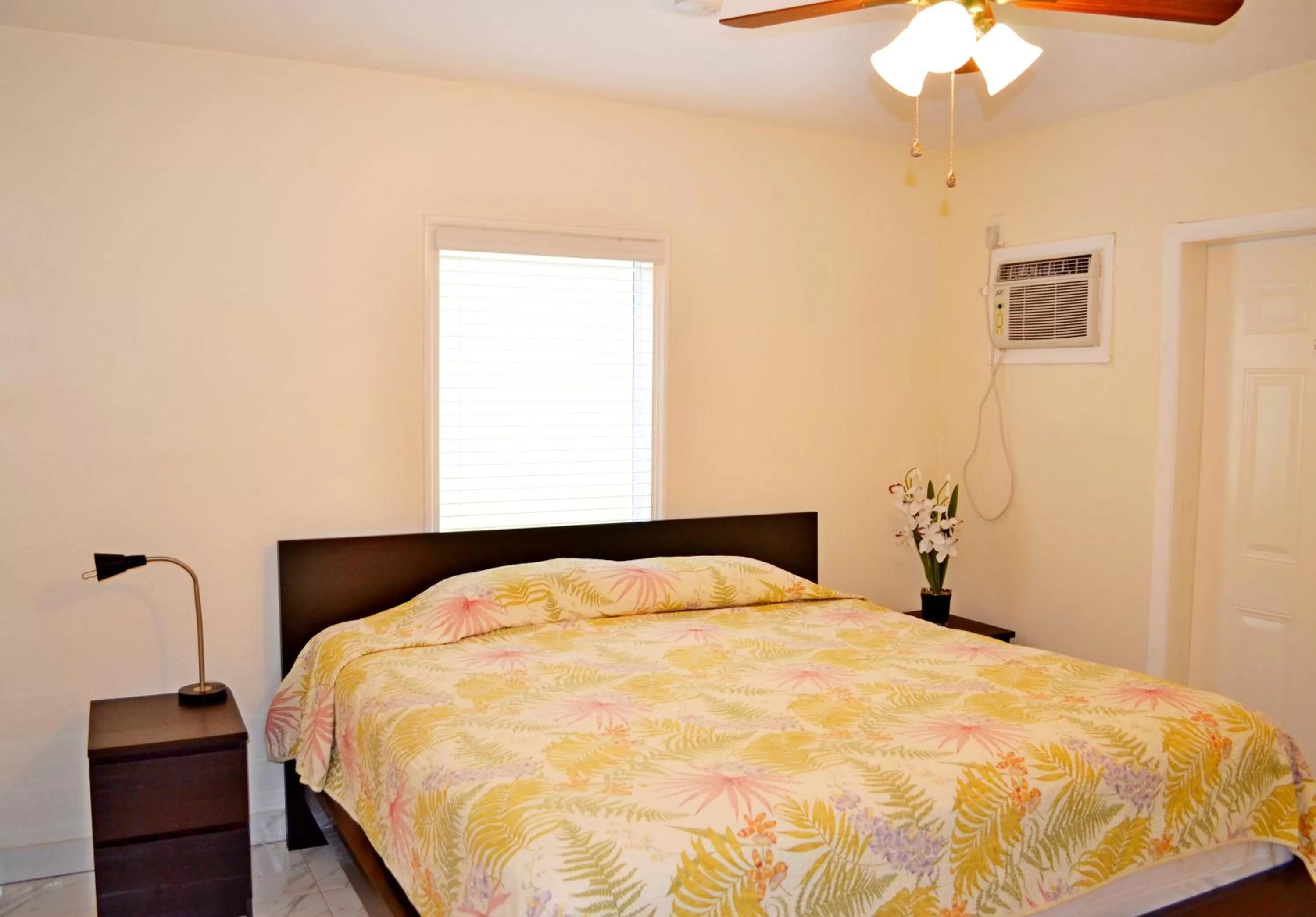 Bedroom, Bed in Ocean Drive Villas