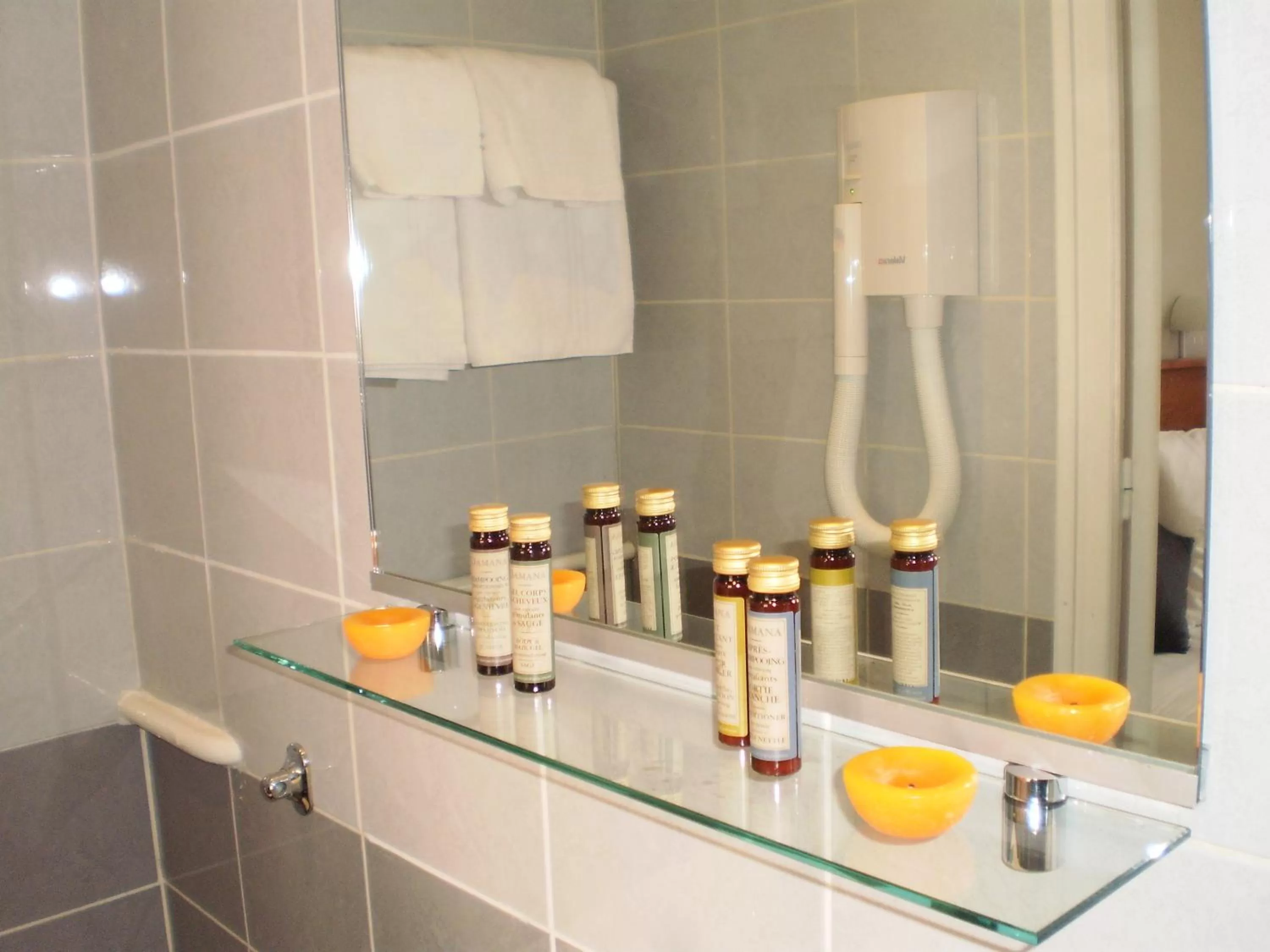 Bathroom in Hotel Corona -Rodier-