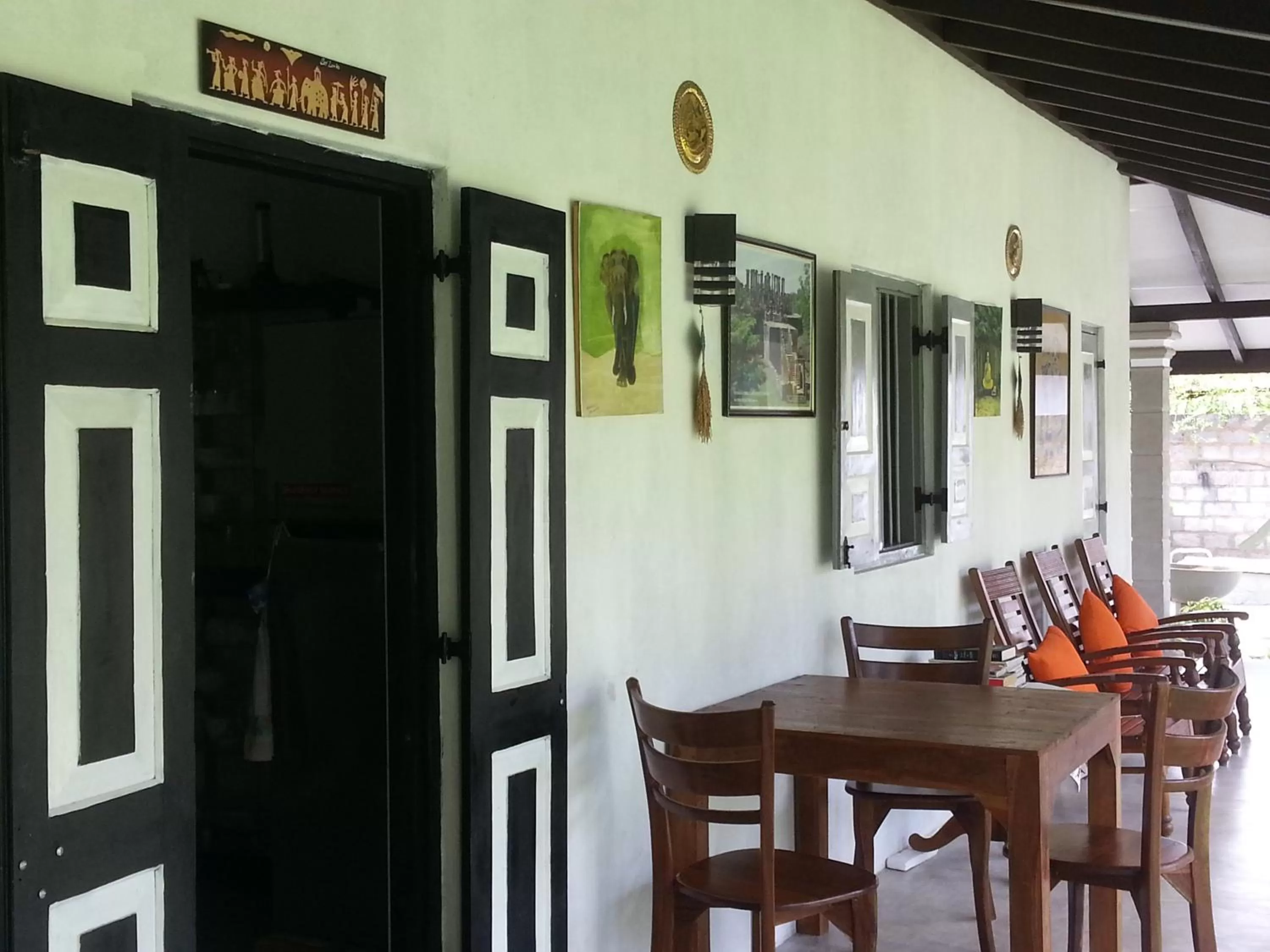 Facade/entrance in Green Wood Villa Negombo