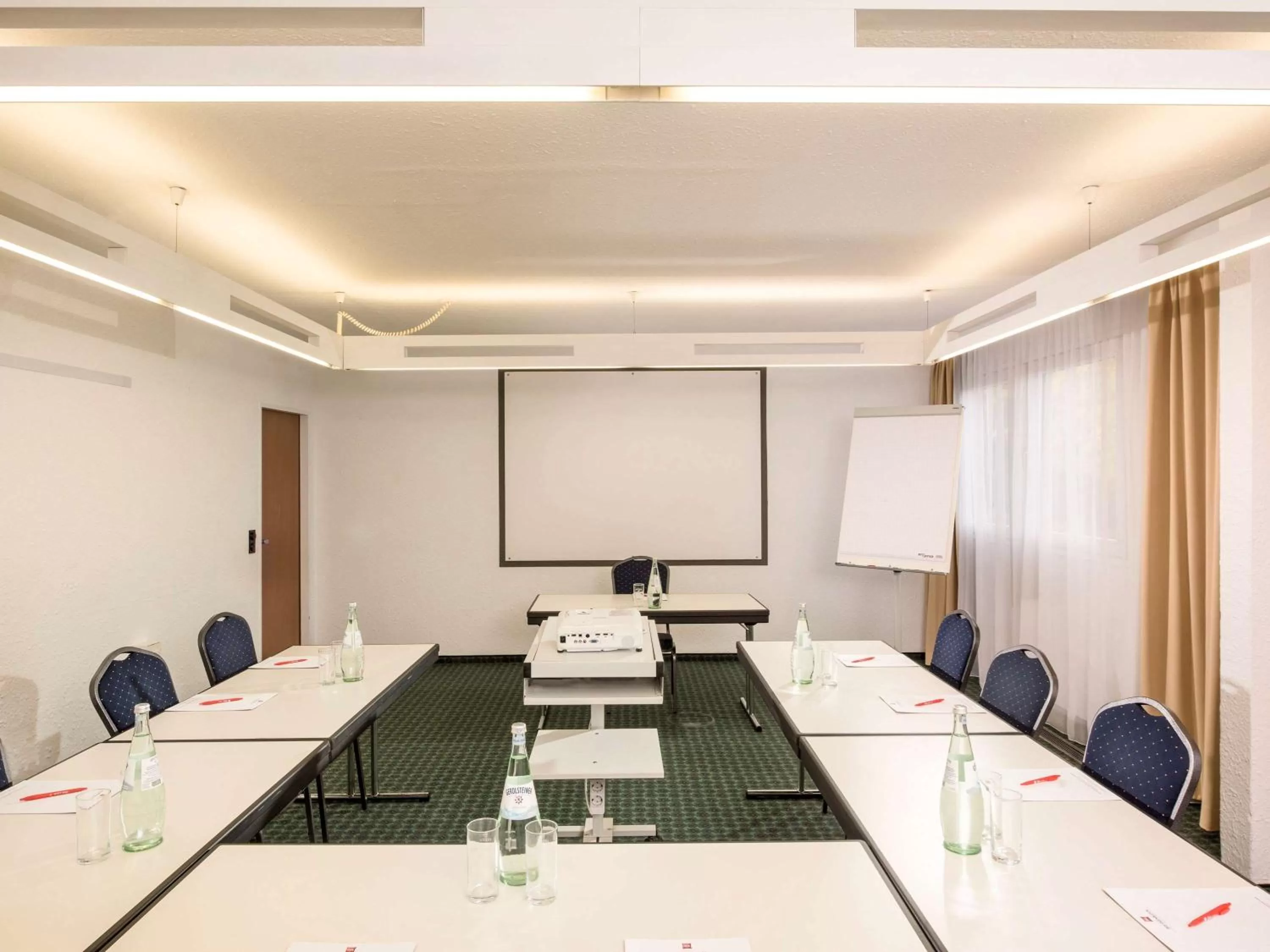 On site in ibis Dortmund West