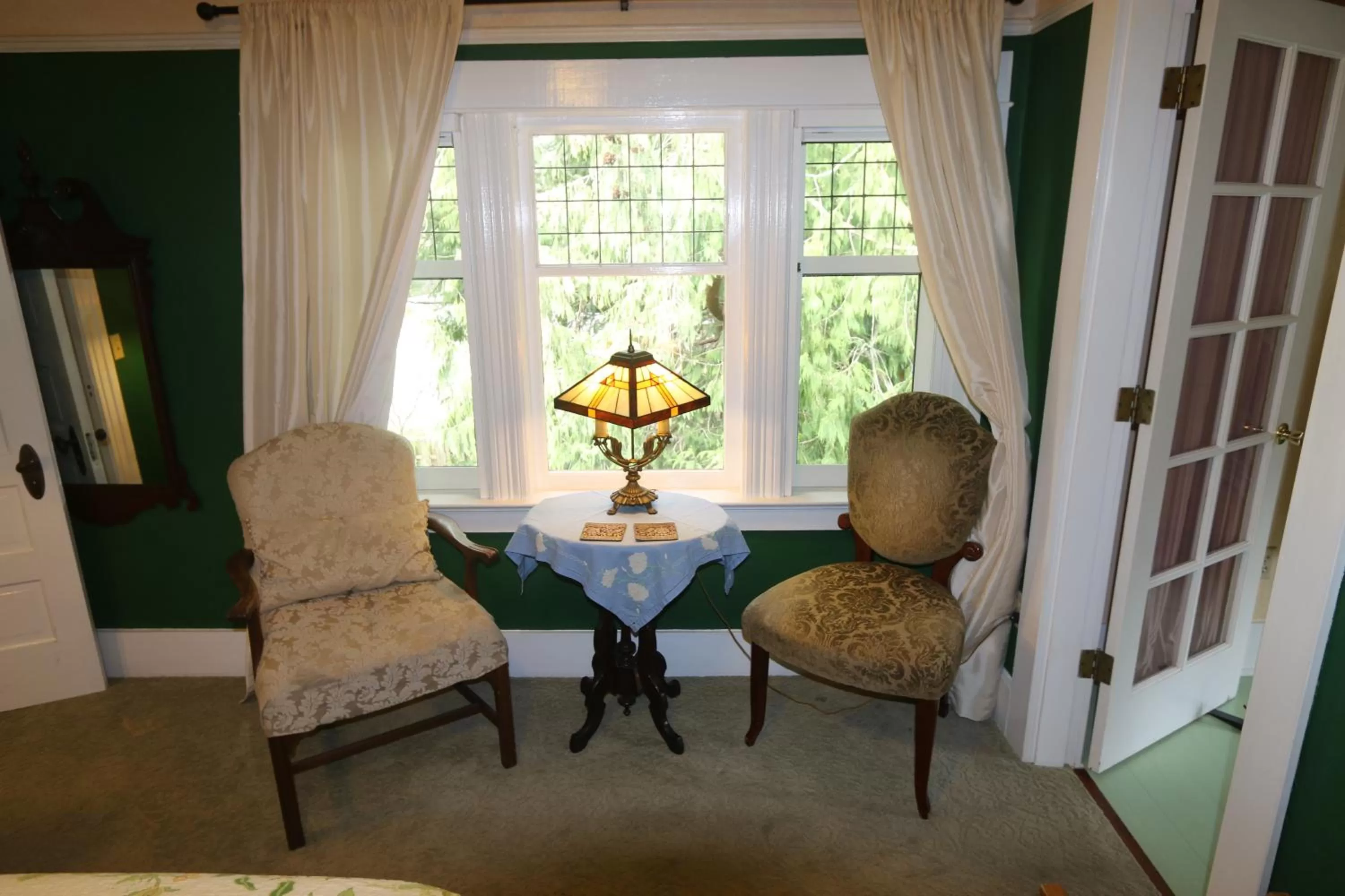 Seating Area in Kangaroo House Bed & Breakfast