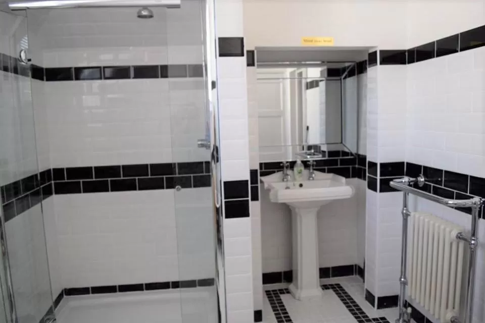 Bathroom in St Peters Bed and Breakfast