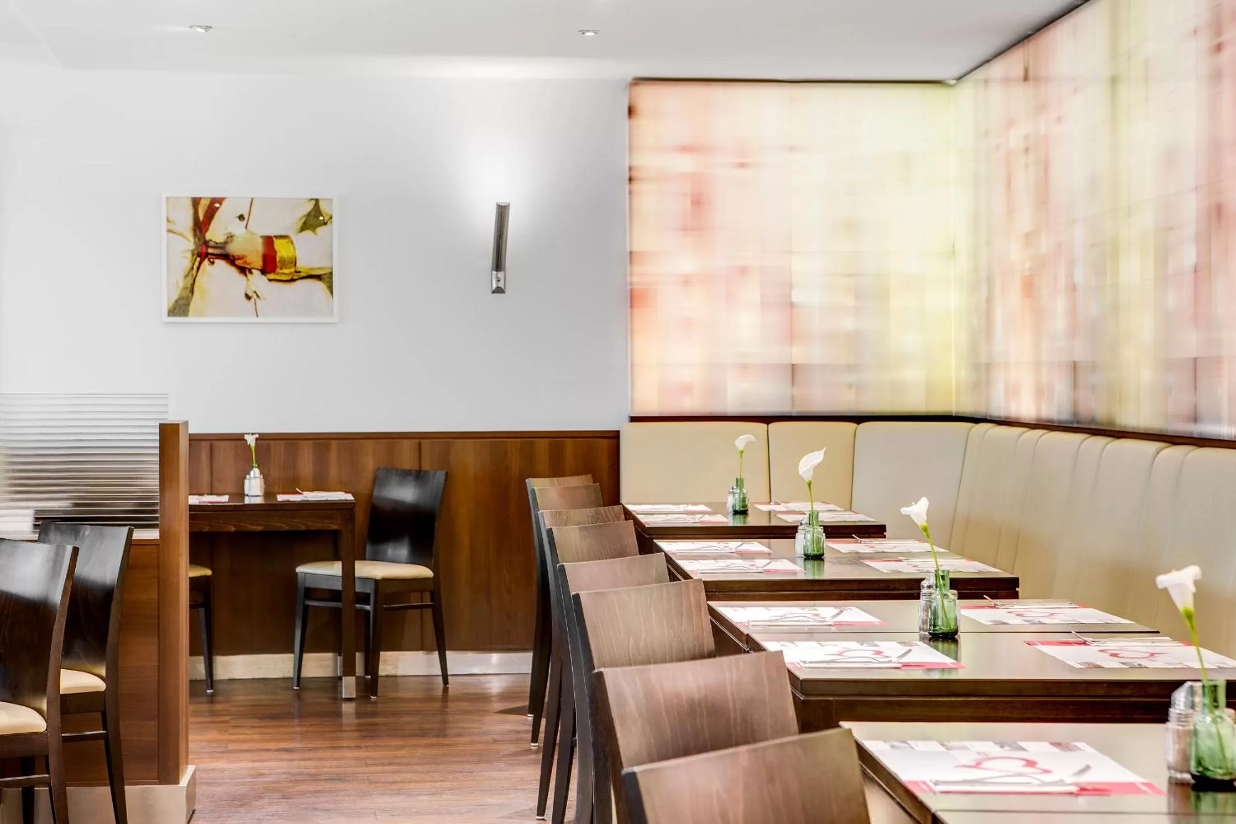 Restaurant/places to eat in IntercityHotel Wien