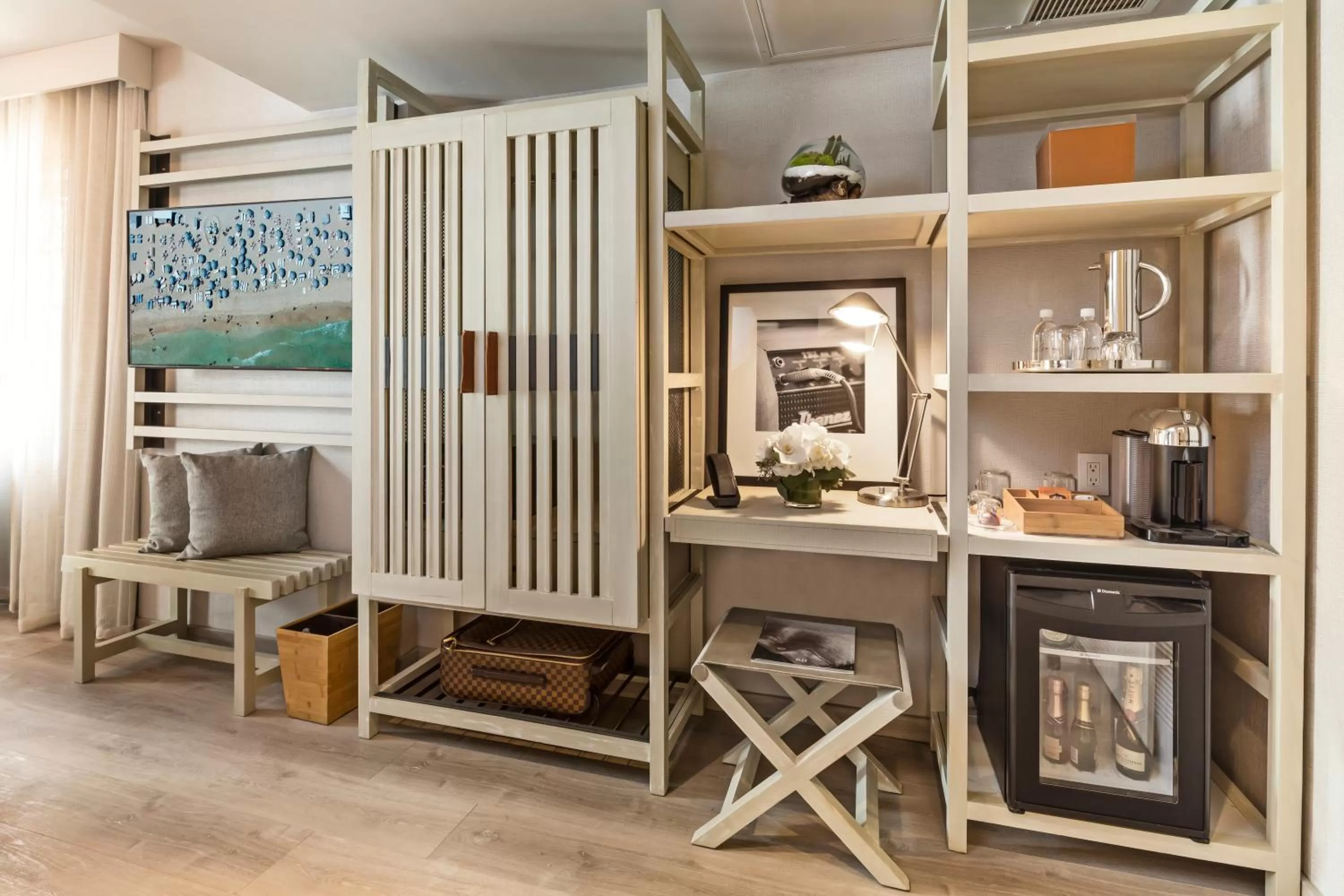 Coffee/tea facilities in Lennox Miami Beach