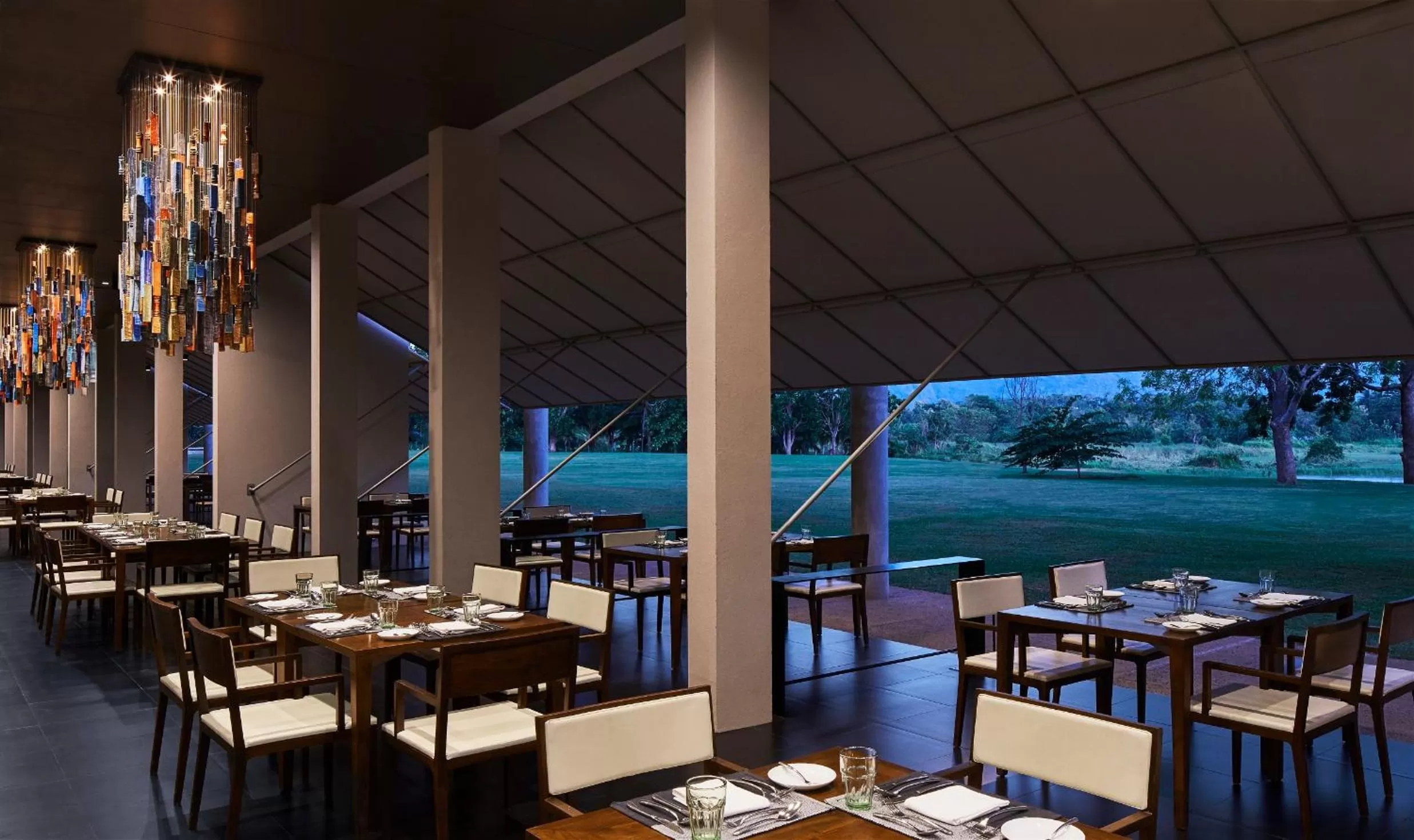 Restaurant/places to eat in Jetwing Lake