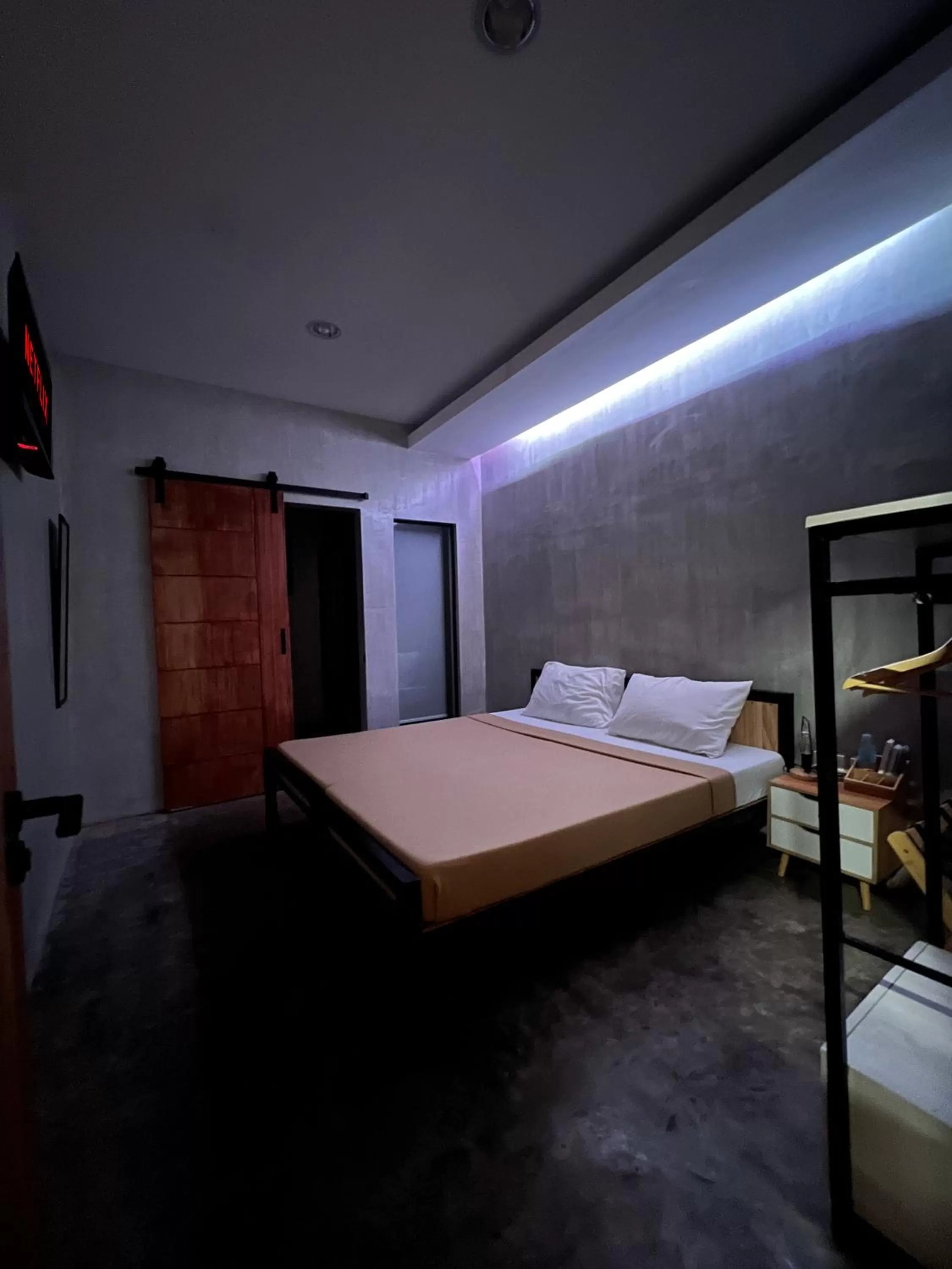 TV and multimedia, Bed in HappyNest Hostel Cebu
