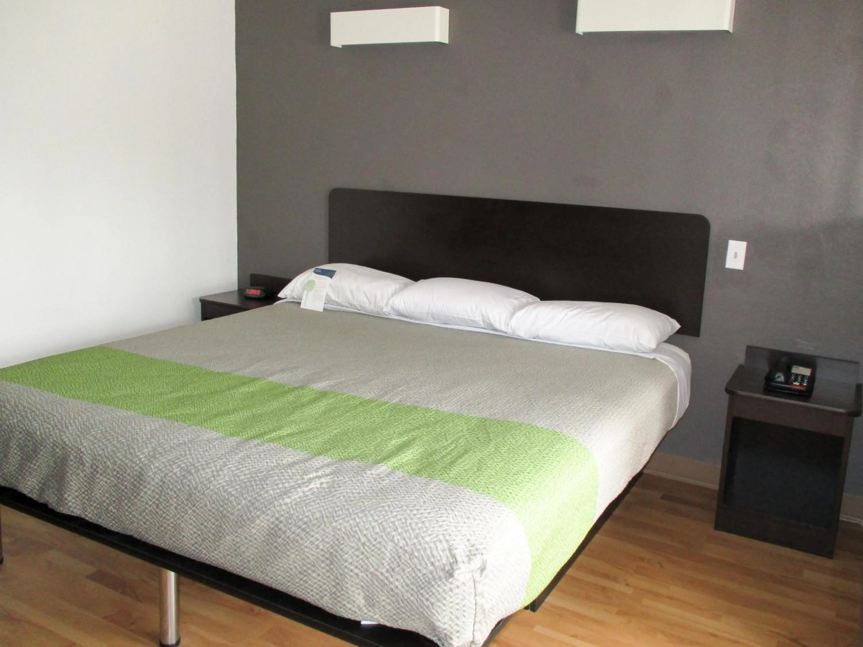 Bedroom, Bed in Motel 6-Alexandria, LA - South