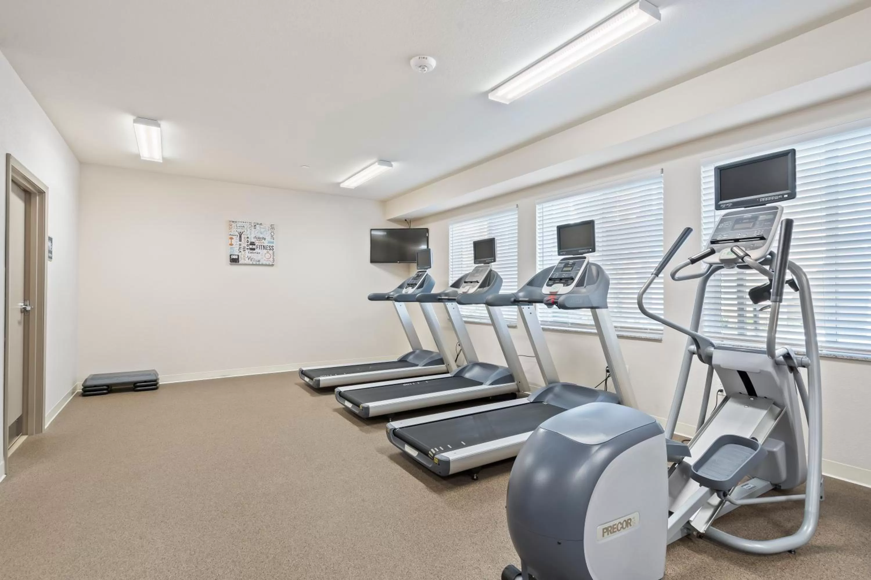 Fitness centre/facilities in WaterWalk Extended Stay by Wyndham Kansas City - Overland Pk