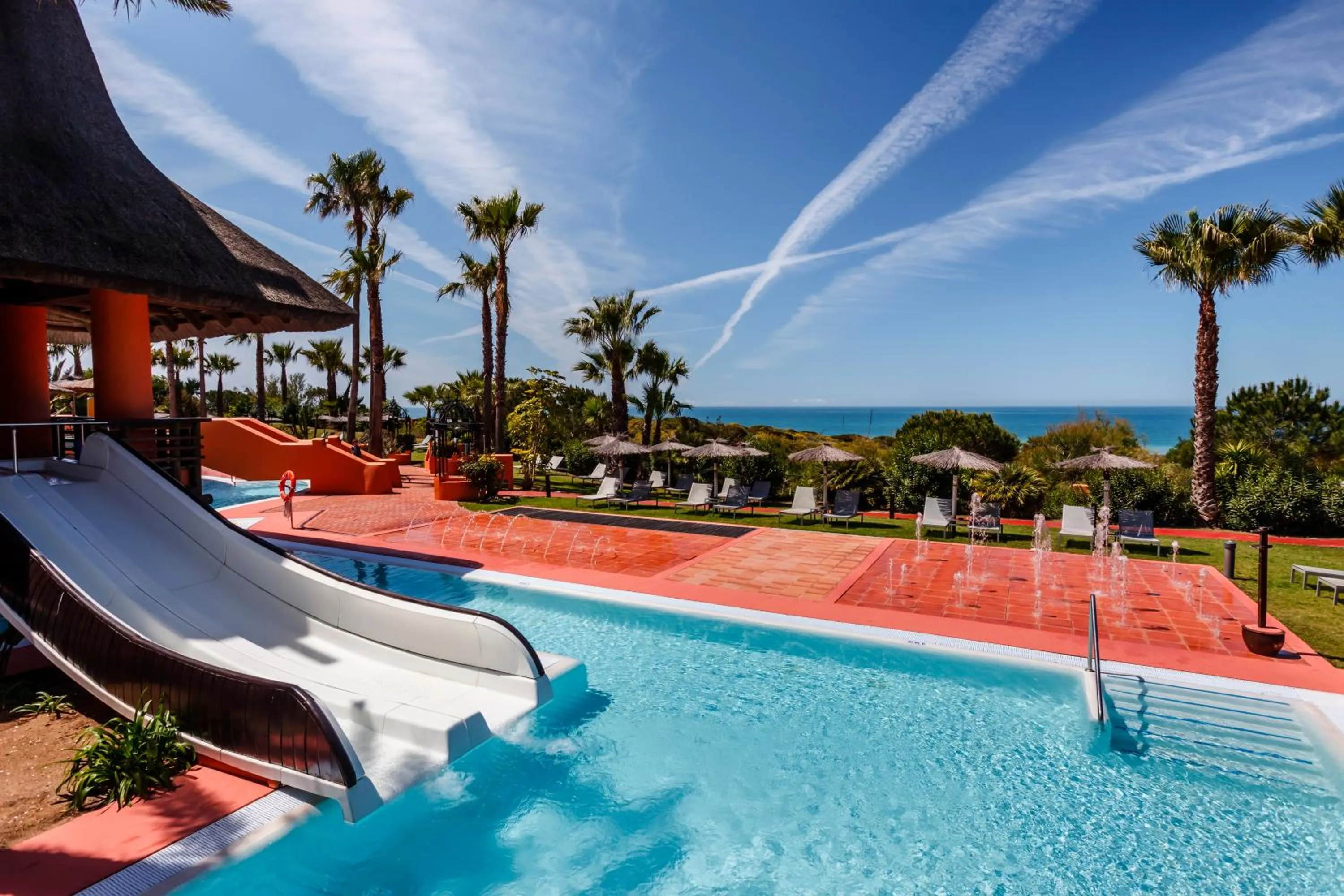 Swimming pool in Aparthotel Novo Resort