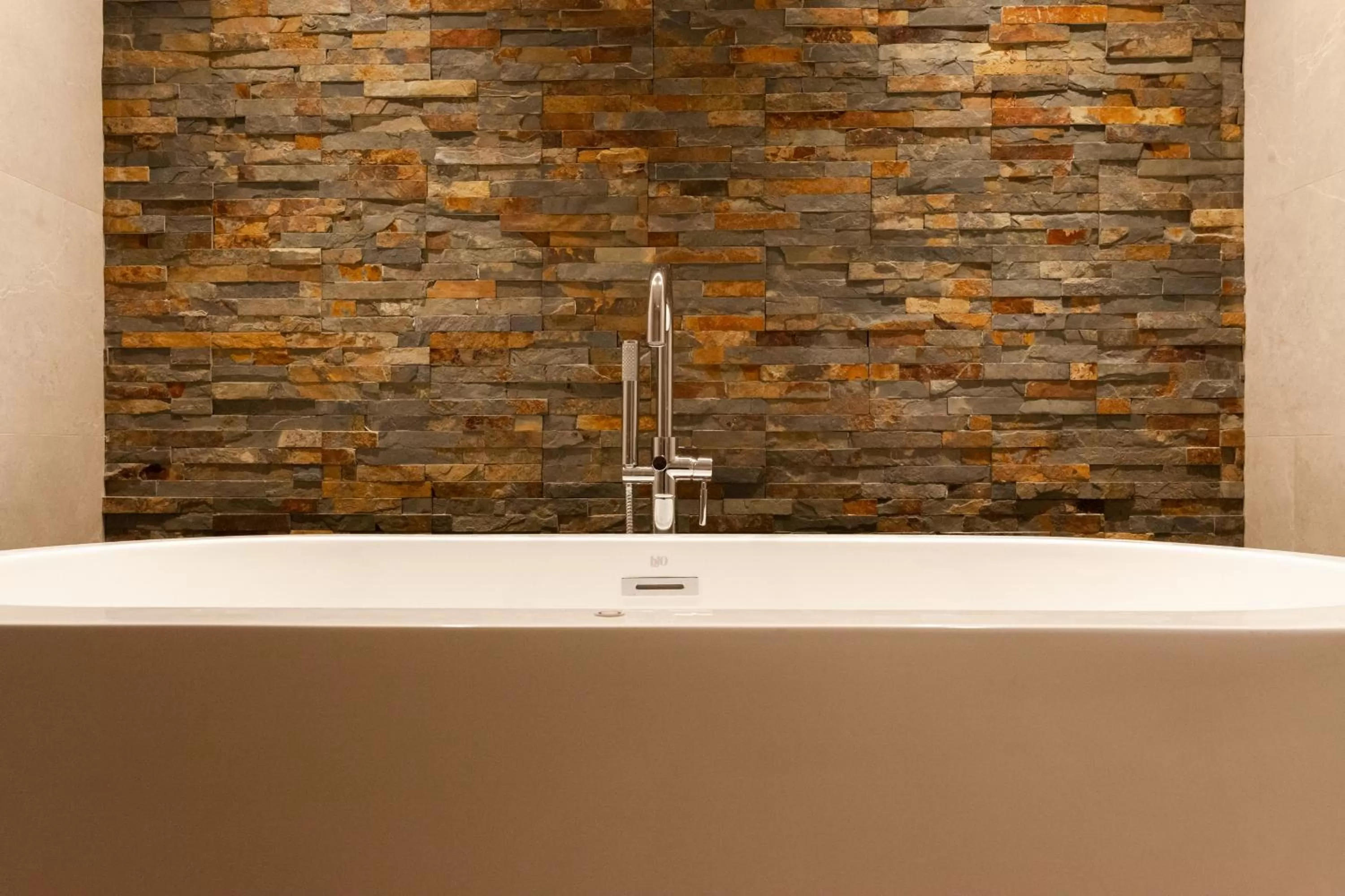 Hot Tub in Welldone Sierpes Boutique