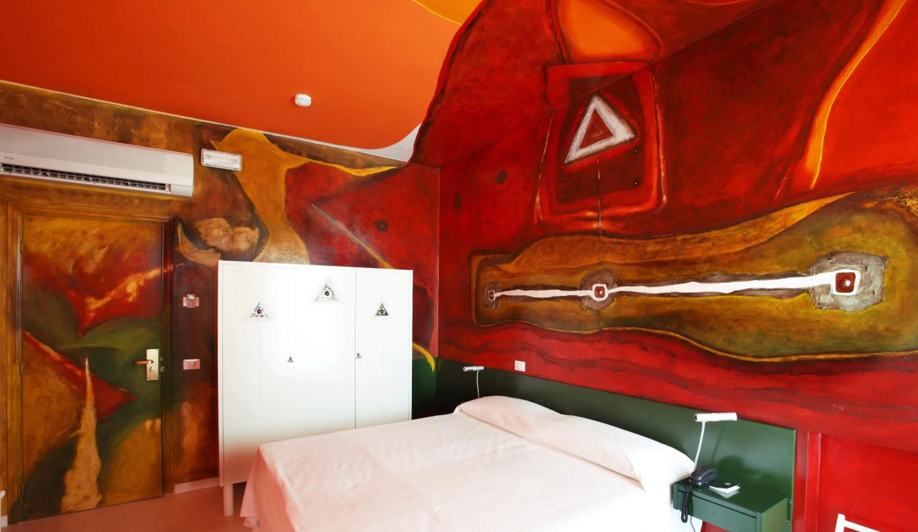 Photo of the whole room, Bed in Hotel Alexander Museum Palace