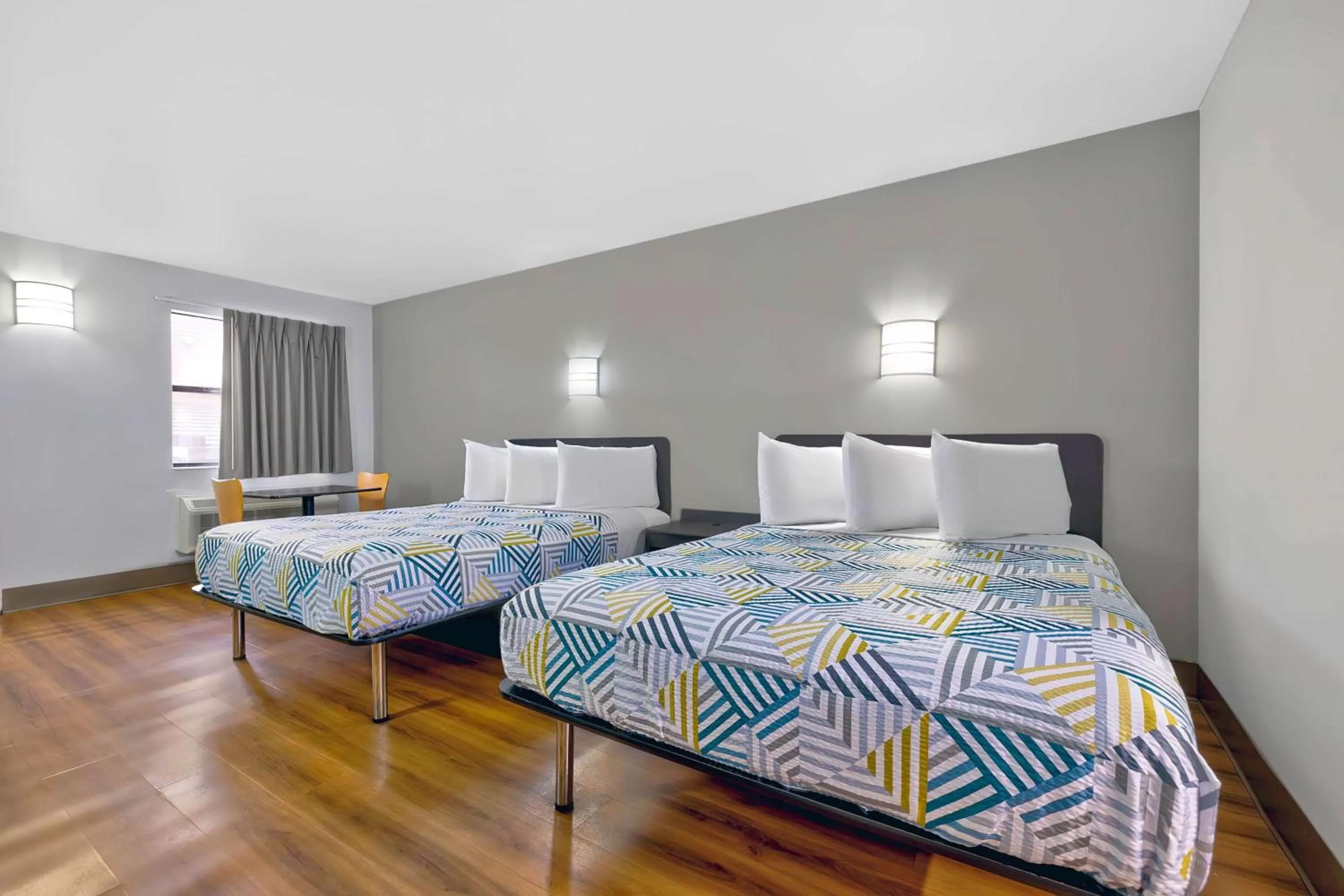 Bedroom, Bed in Motel 6-Plano, TX - Plano Northeast