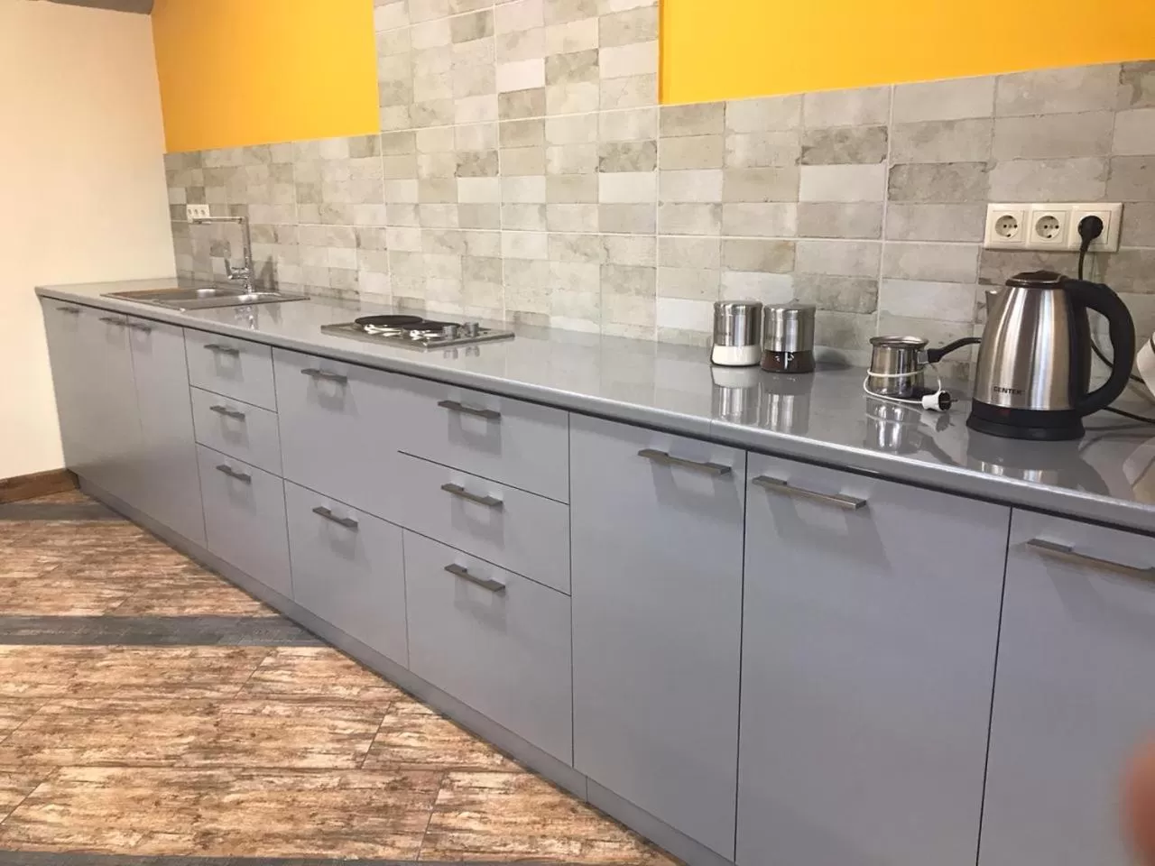 Communal lounge/ TV room in Guest House in Gyumri