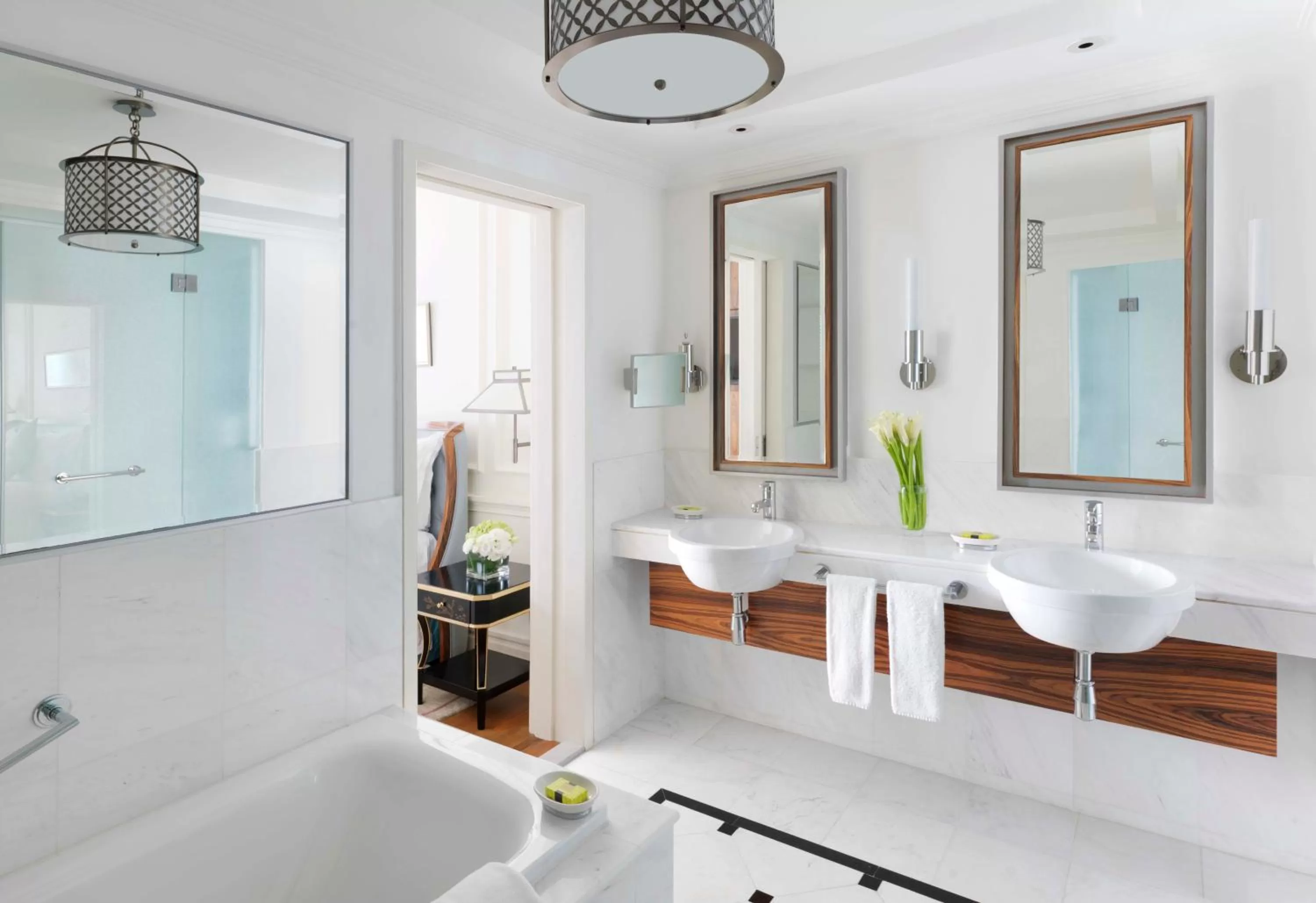 Photo of the whole room in InterContinental Singapore by IHG