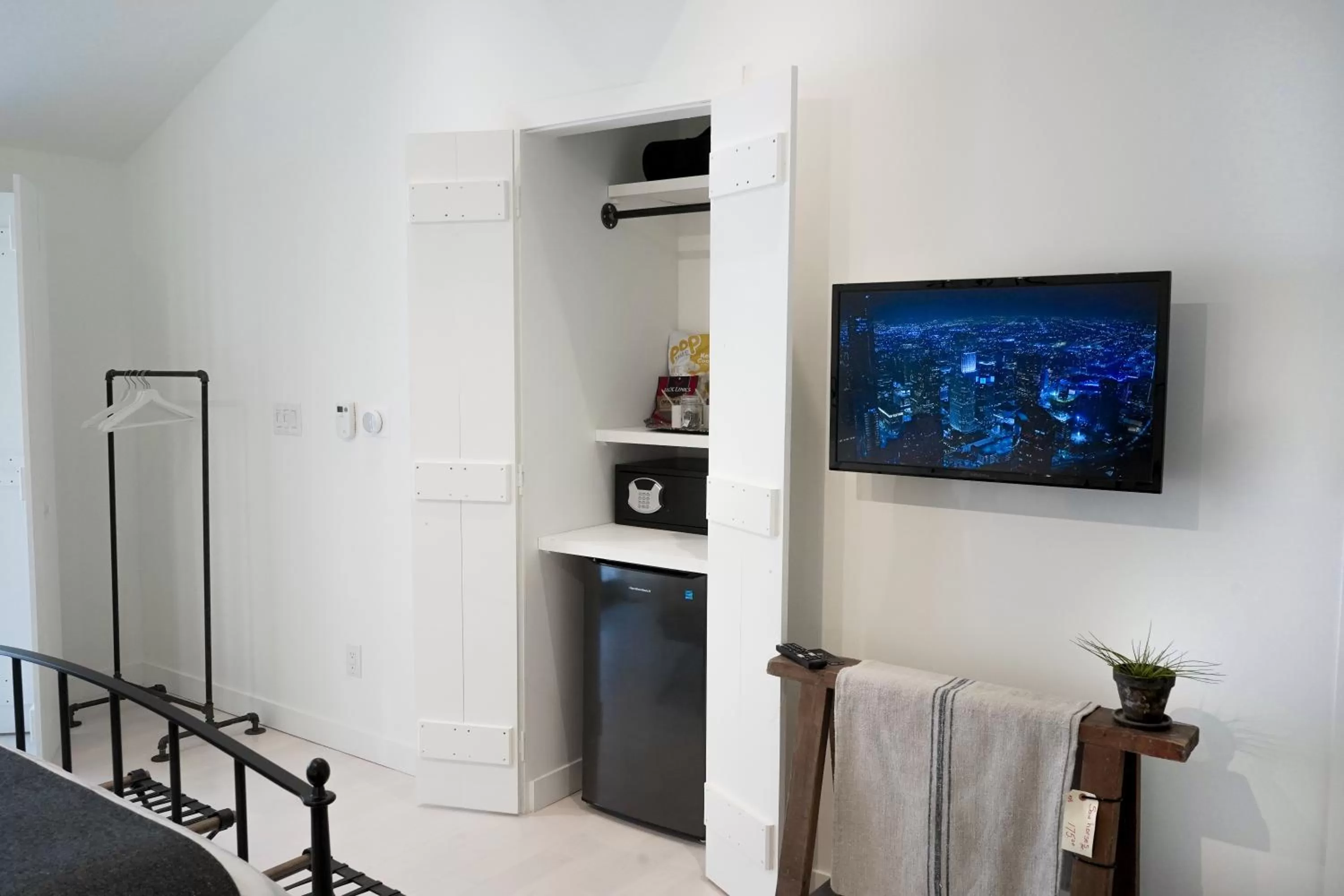 TV and multimedia in The Lakeside Prince Edward County