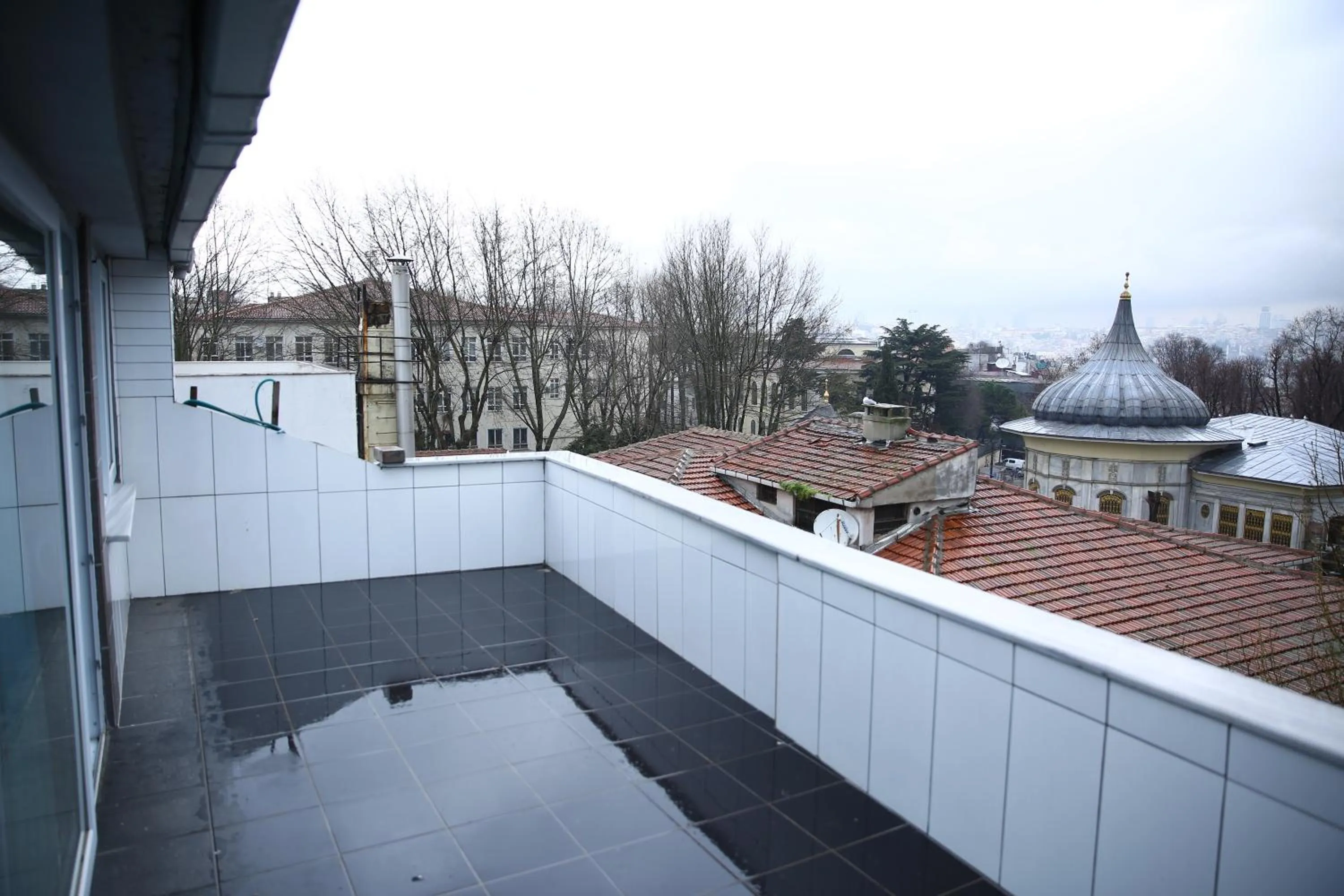 Balcony/Terrace in Minel Hotel