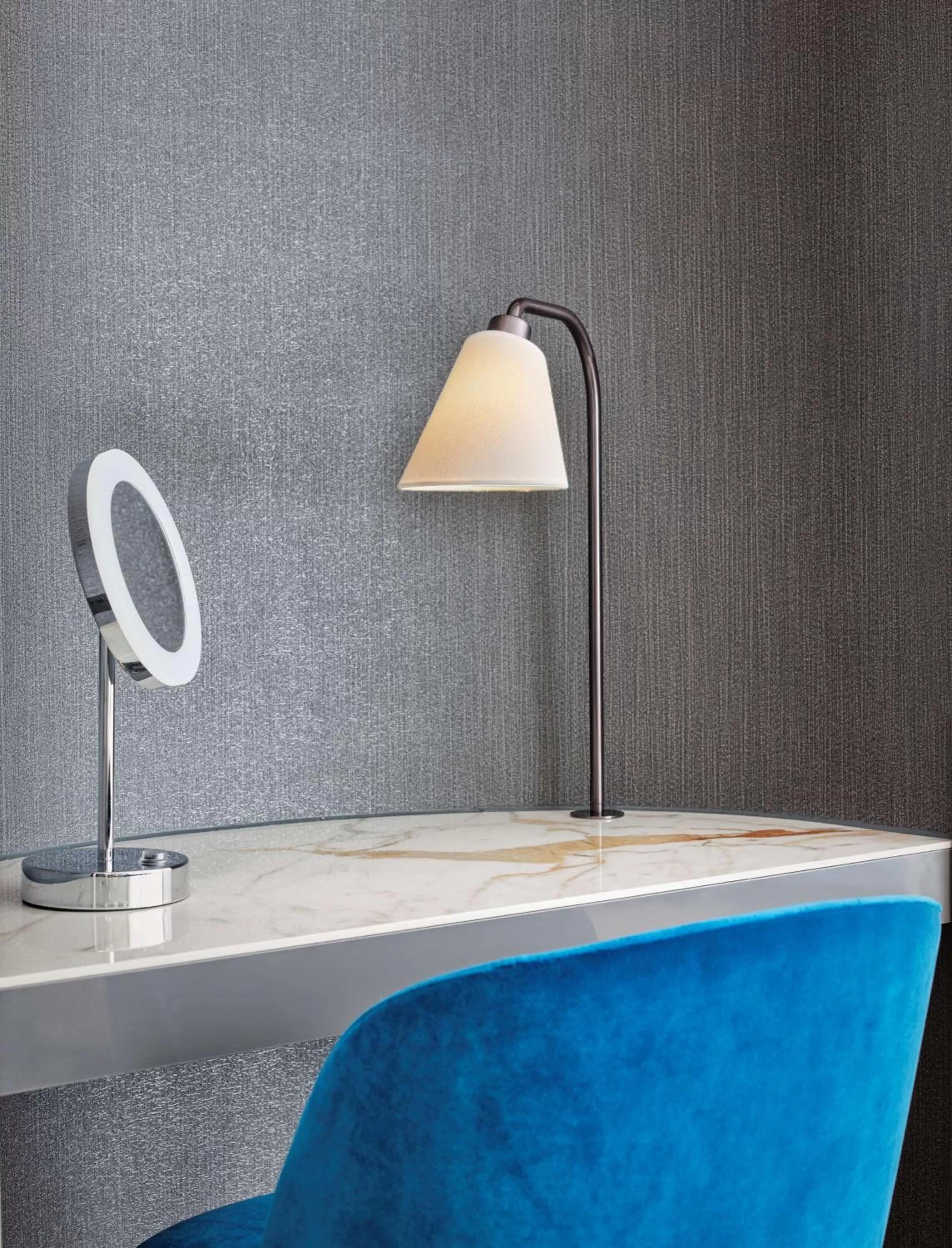 Bedroom in The Westminster London, Curio Collection by Hilton