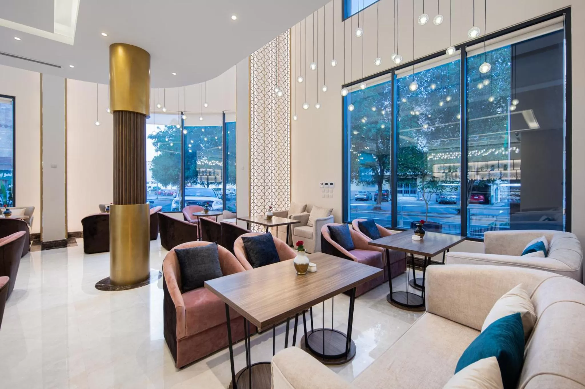 Communal lounge/ TV room in Gladiolus Hotel