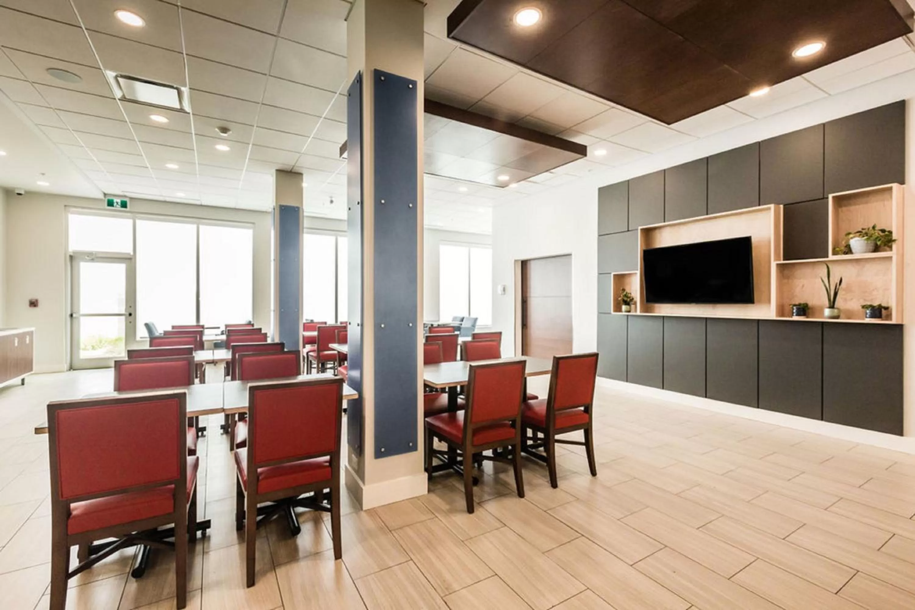 Breakfast in Holiday Inn Express & Suites Edmonton N - St Albert by IHG