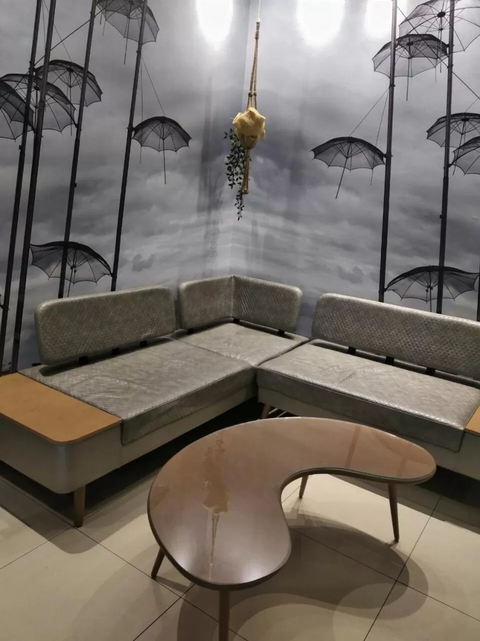 Seating area in Metropolitan