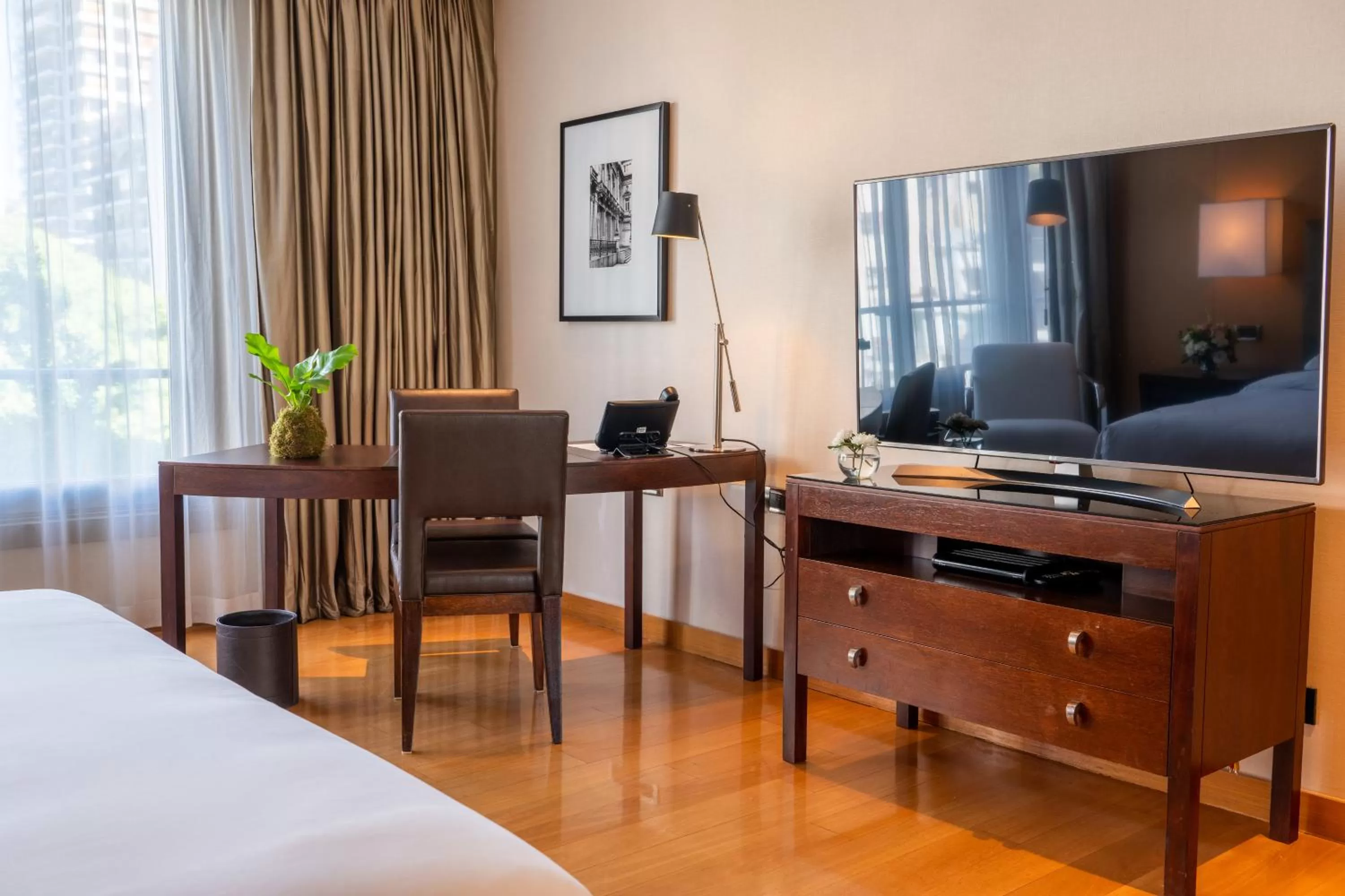 TV and multimedia, Bed in Palacio Duhau - Park Hyatt Buenos Aires