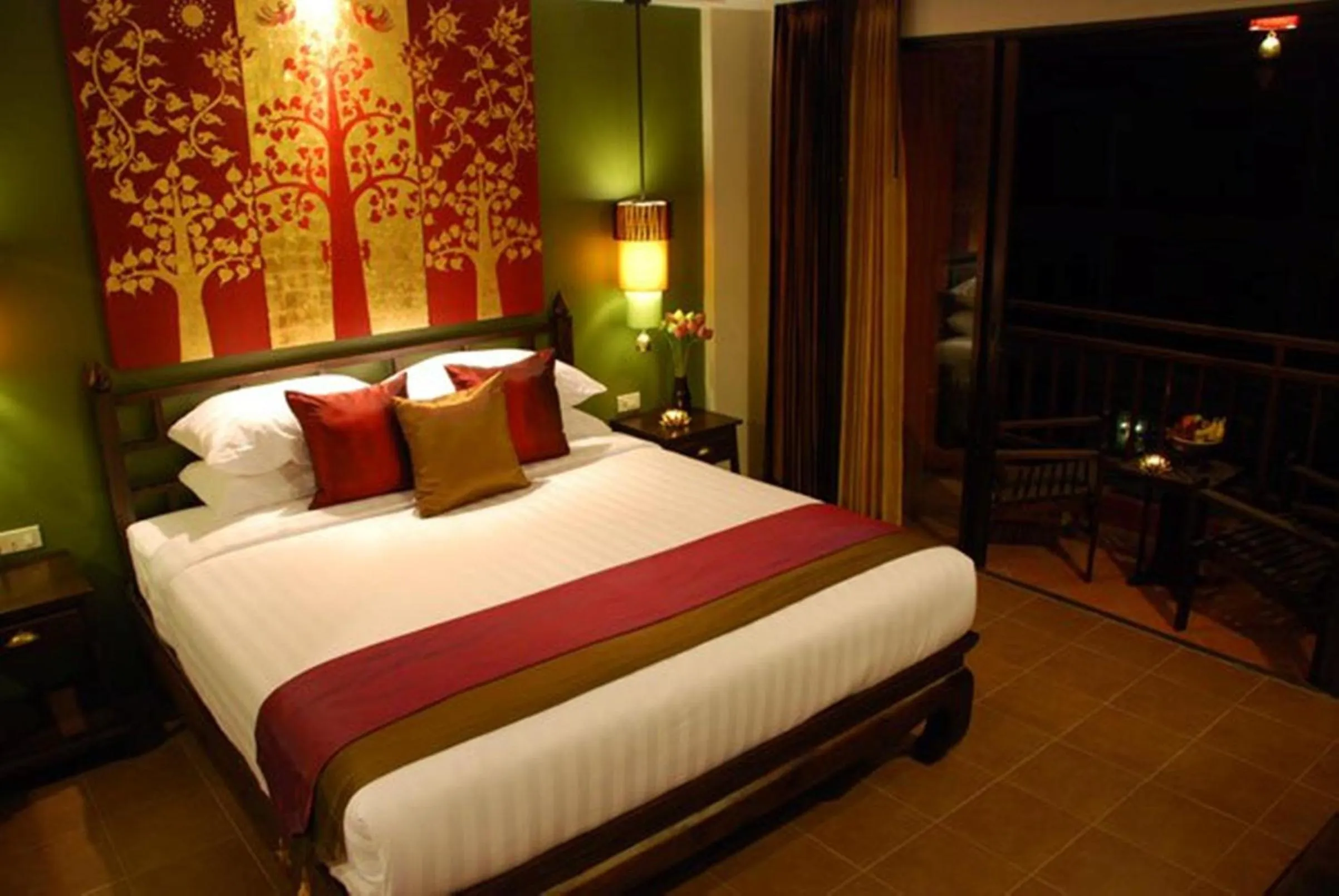 Bed in Siralanna Hotel