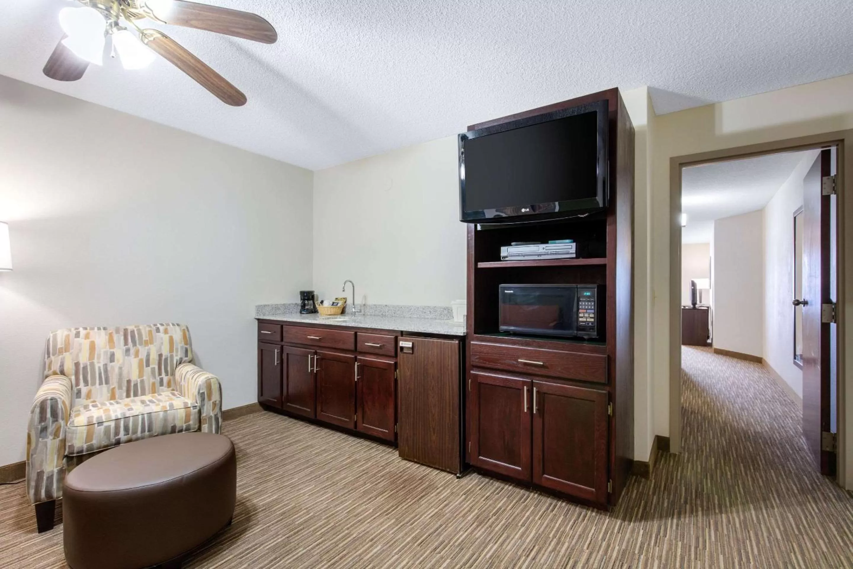 Photo of the whole room, Bed in Quality Inn & Suites Mountain Home North