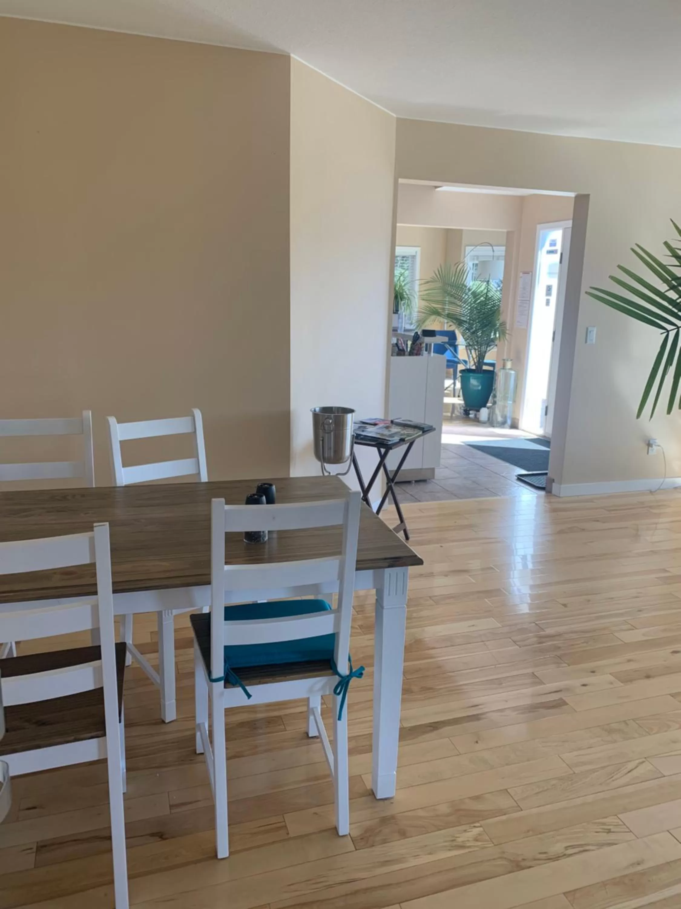 Dining area in Salish B&B and Spa