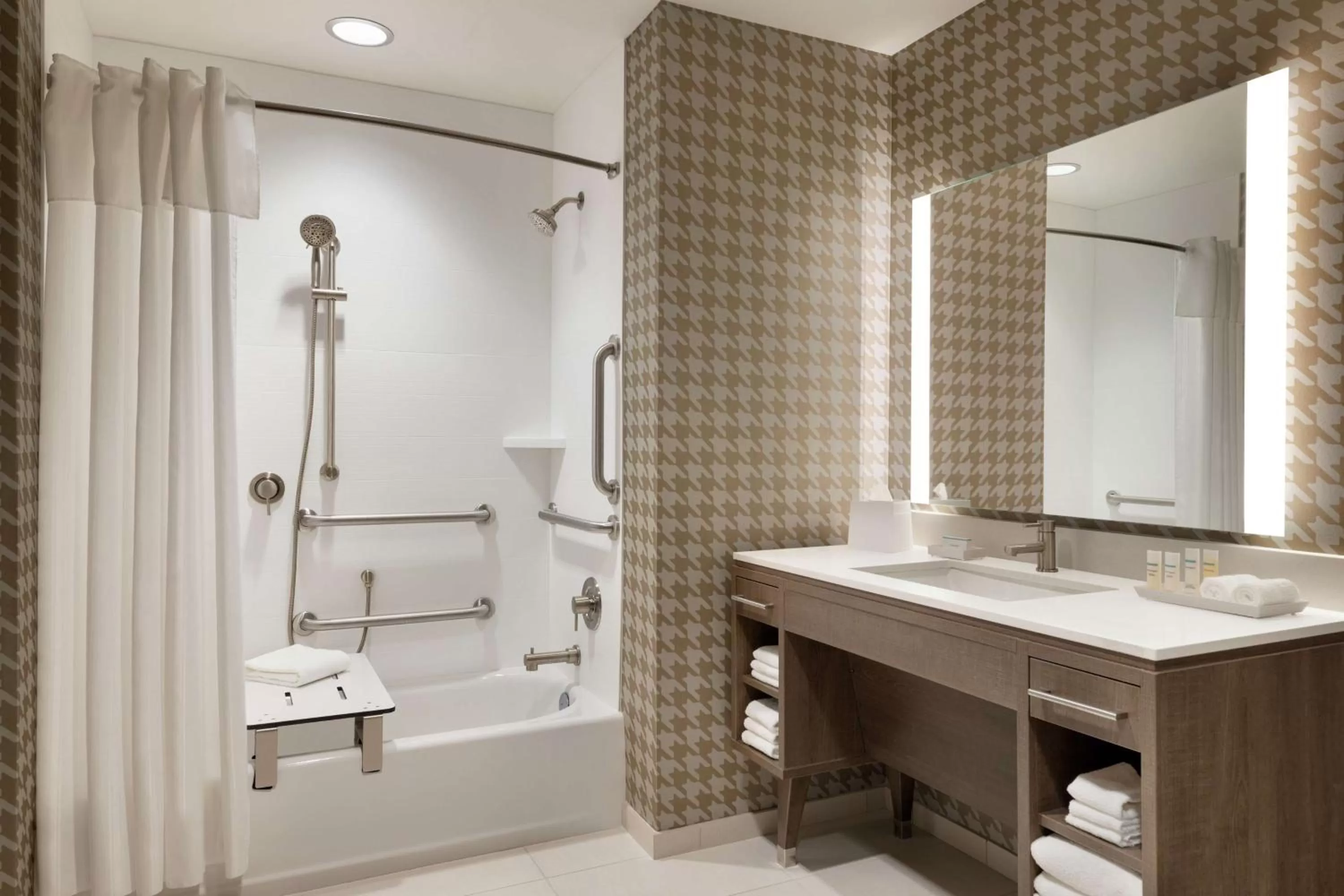 Bathroom in Home2 Suites By Hilton Ogden