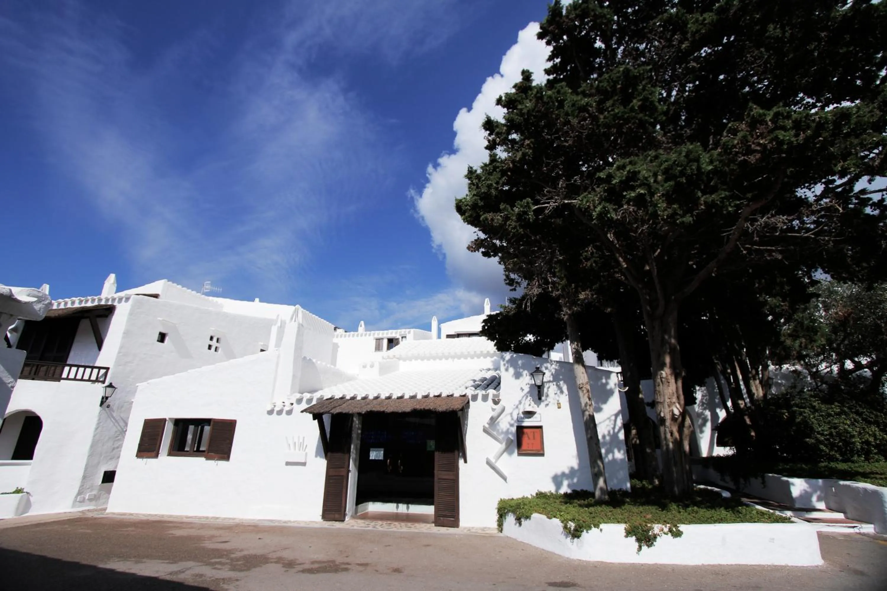 Facade/entrance in Binivell Park - Caliu Apartments