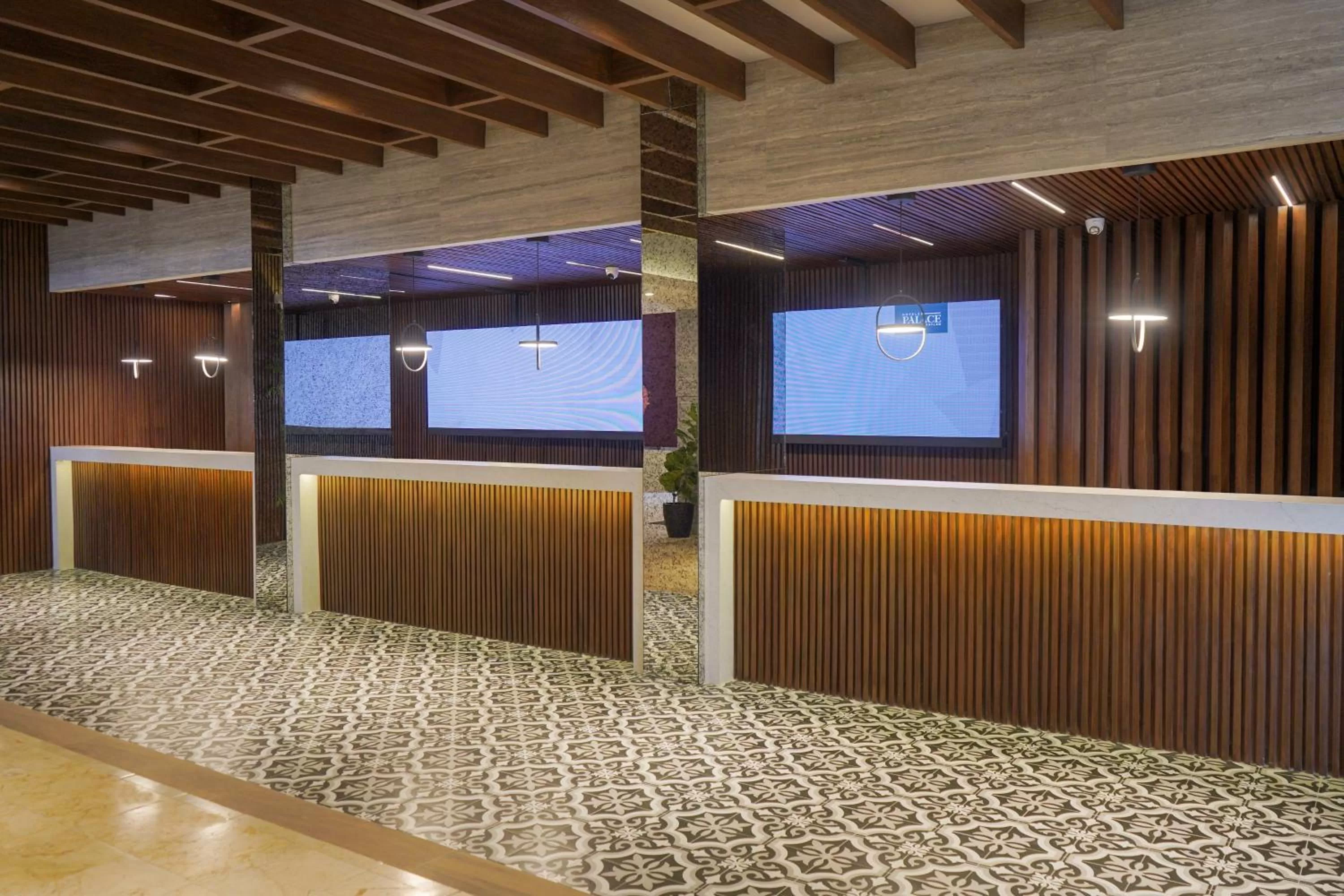 Lobby or reception in Pacific Palace Beach Tower Hotel
