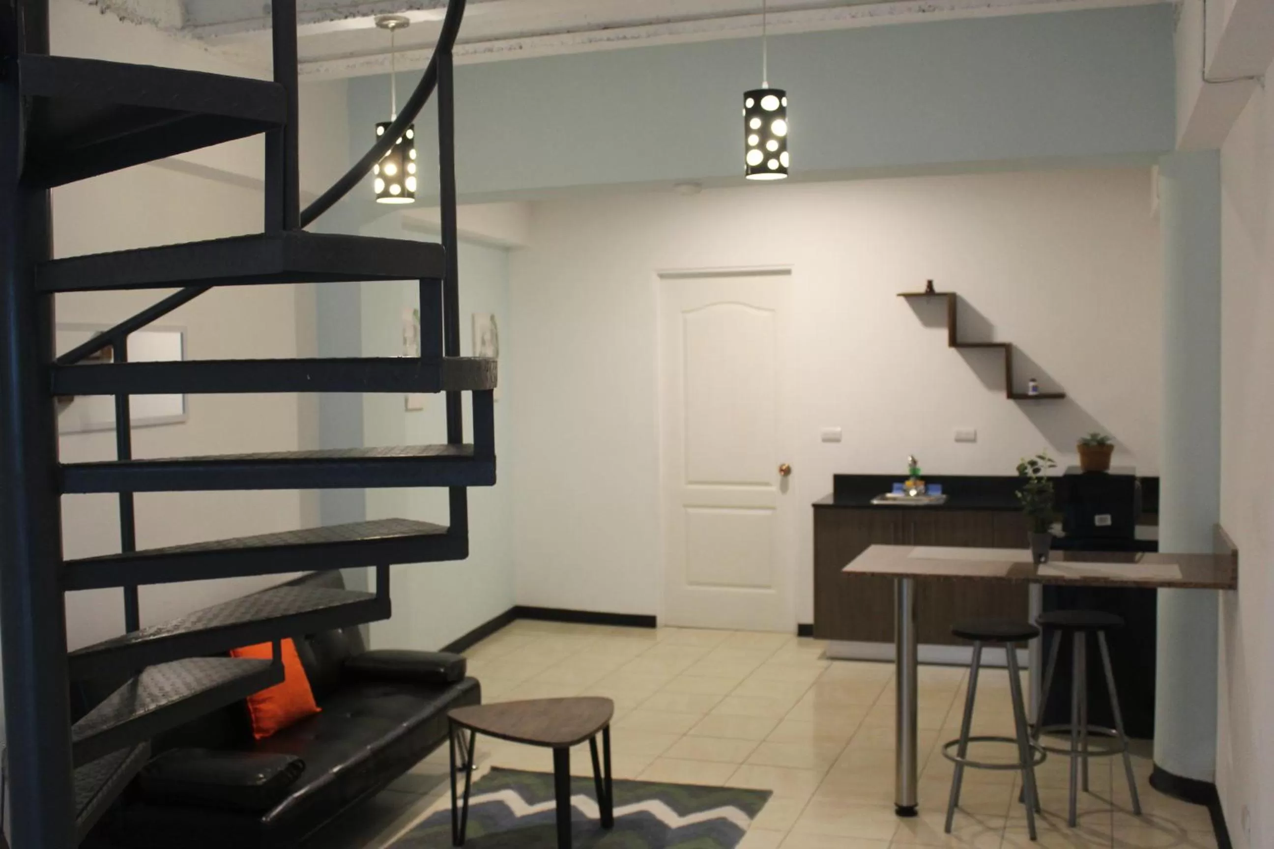 Dining Area in Cando Living Apartments in Central Avenue
