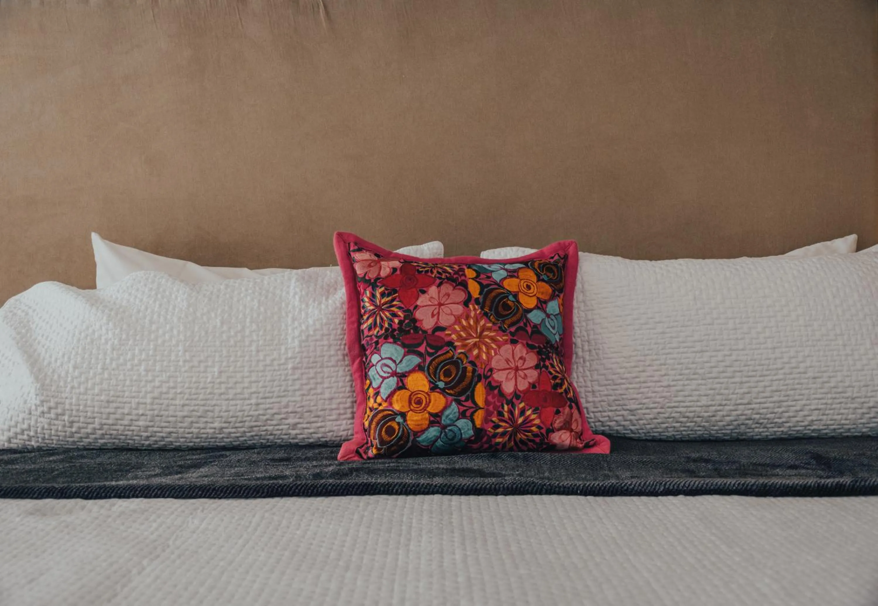 Photo of the whole room in Hotel Casa Santamaría