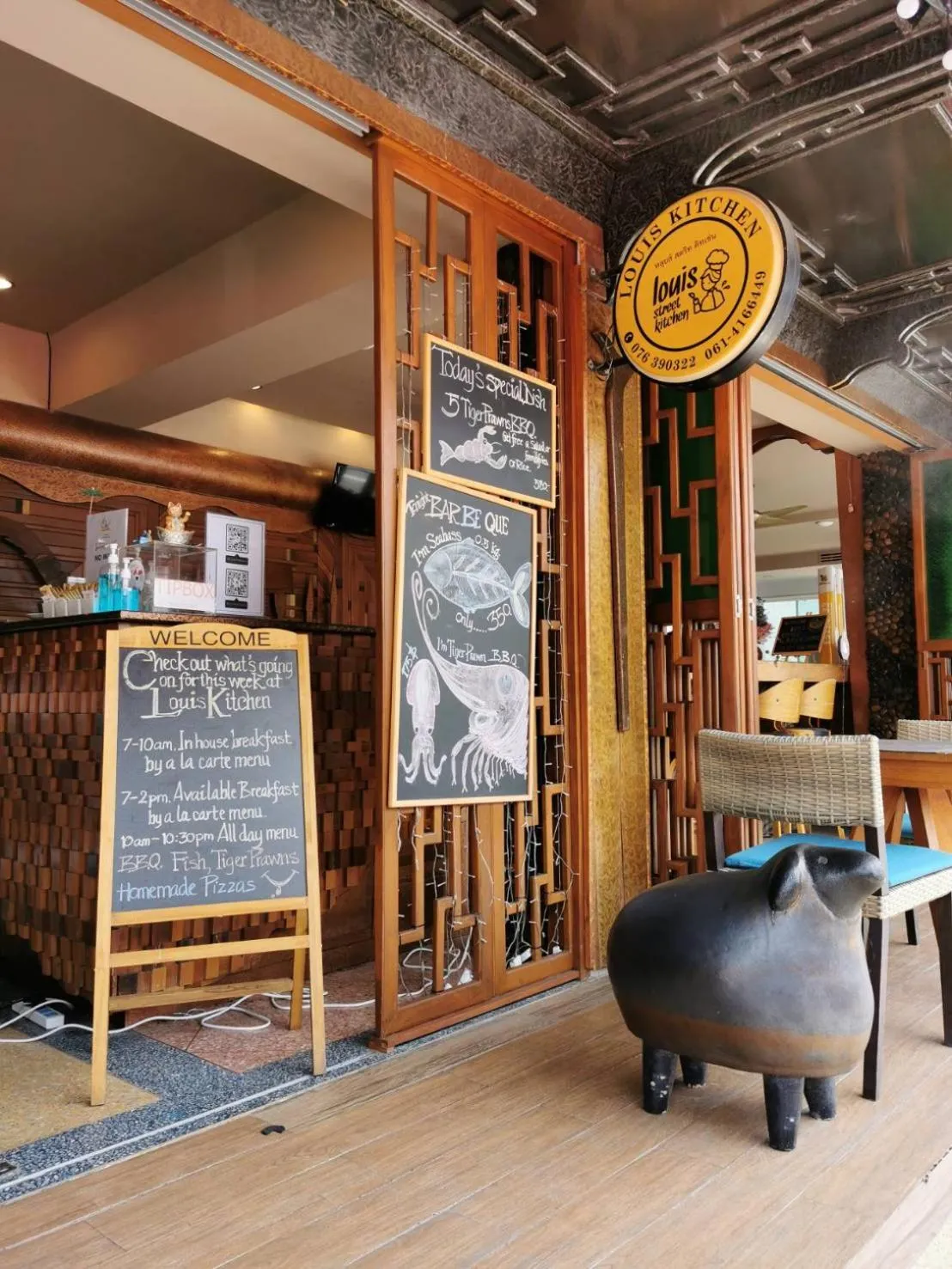 Restaurant/places to eat in ON Hotel Phuket - SHA