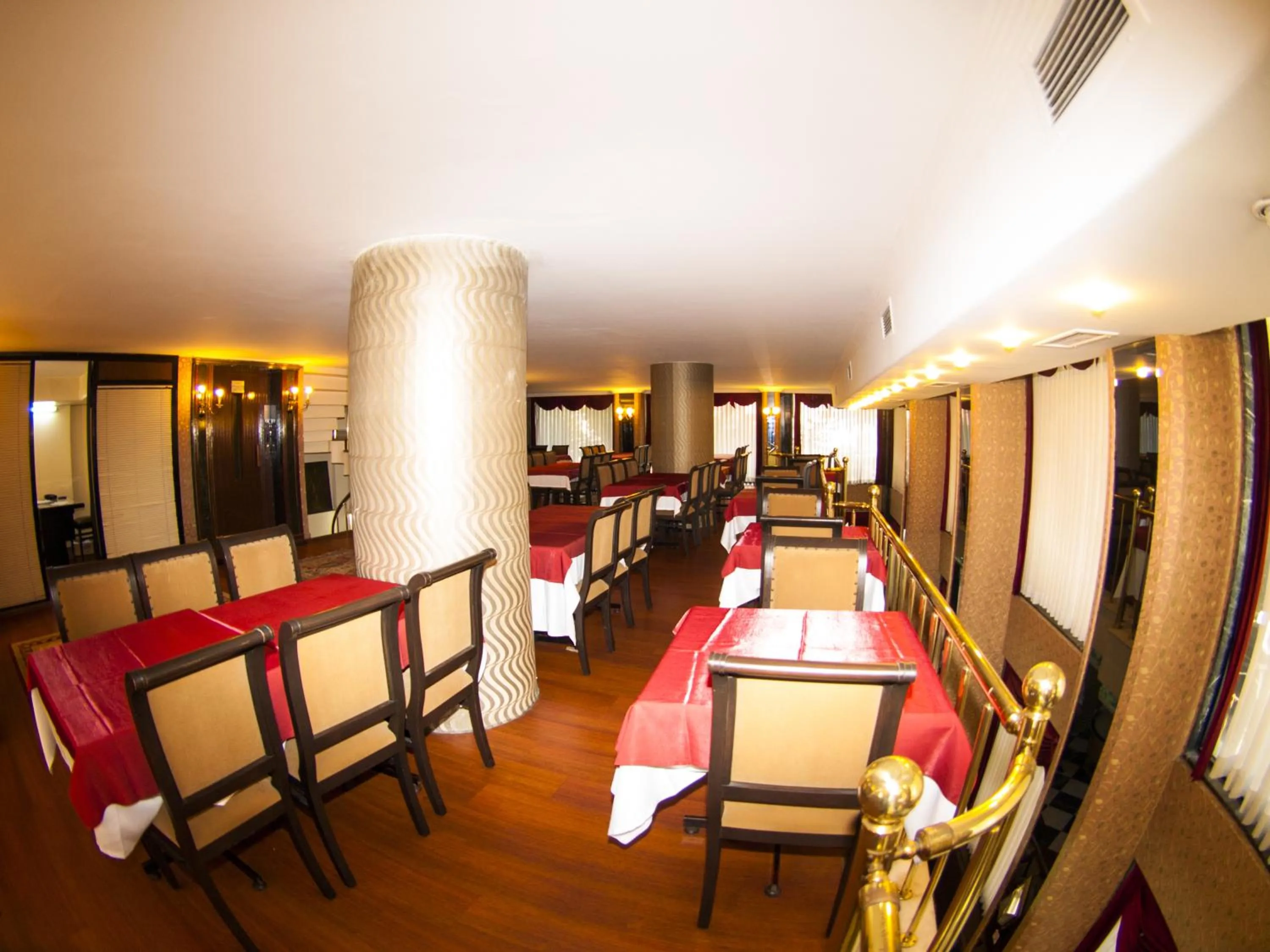 Restaurant/places to eat in Tayhan Hotel