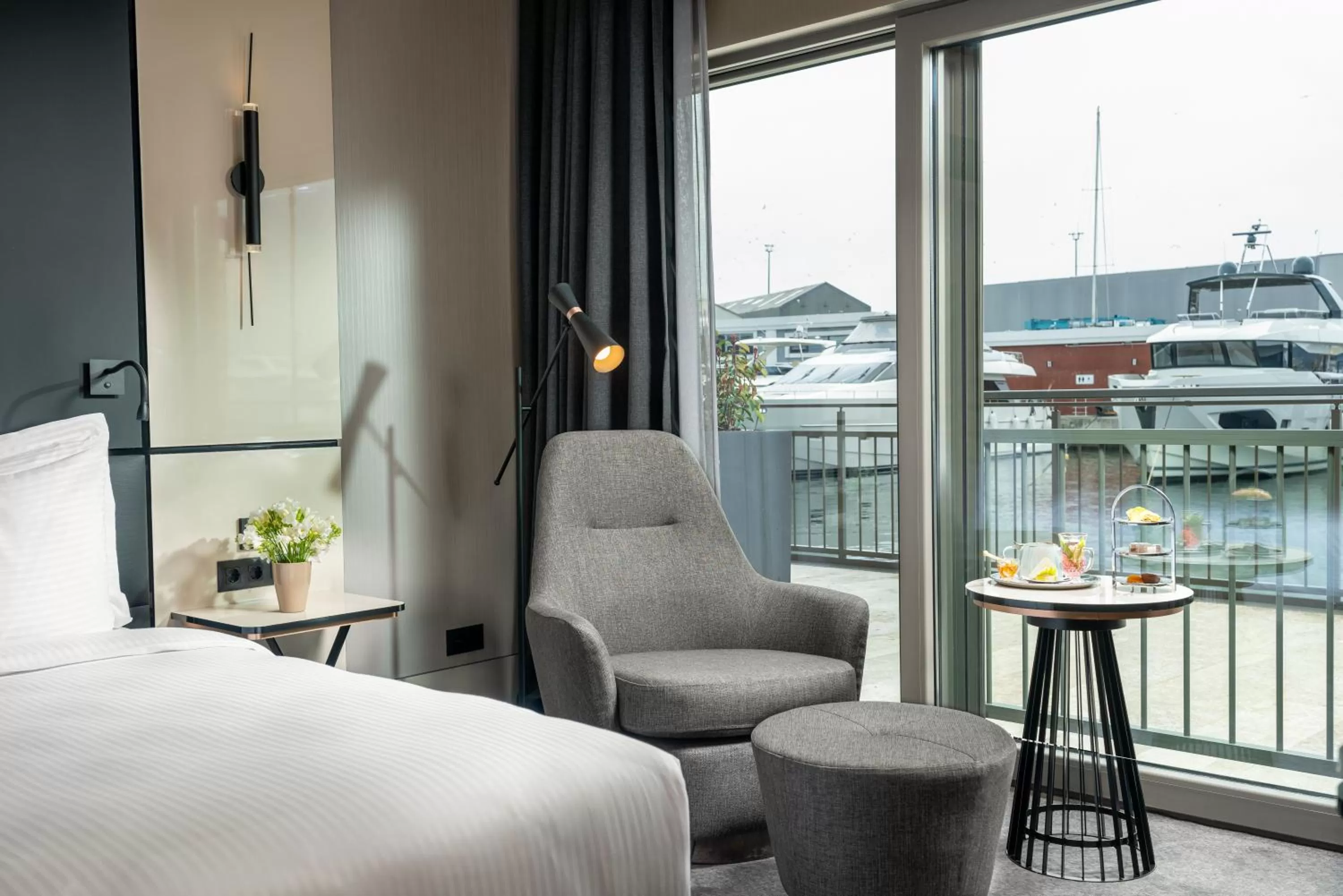 Bedroom, Bed in Crowne Plaza - Istanbul Tuzla Viaport Marina by IHG