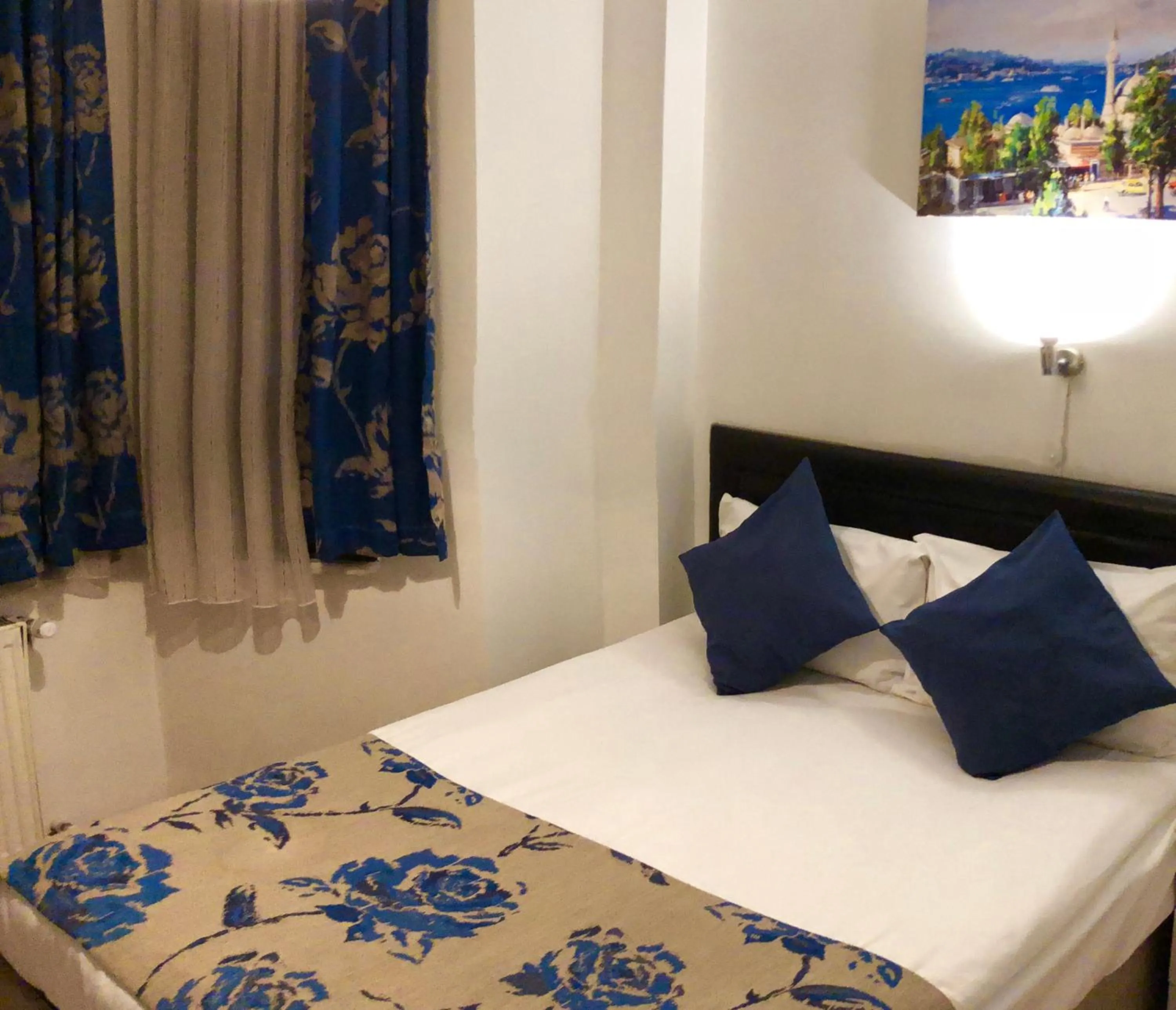 Bed in The House of Tulpan