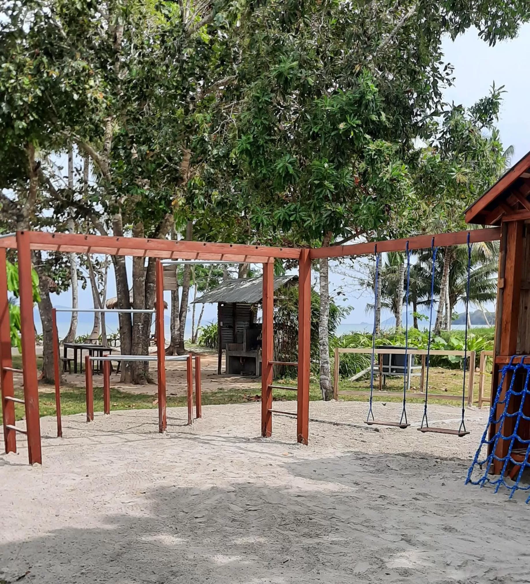 Eastwind Beach Club- El Nido