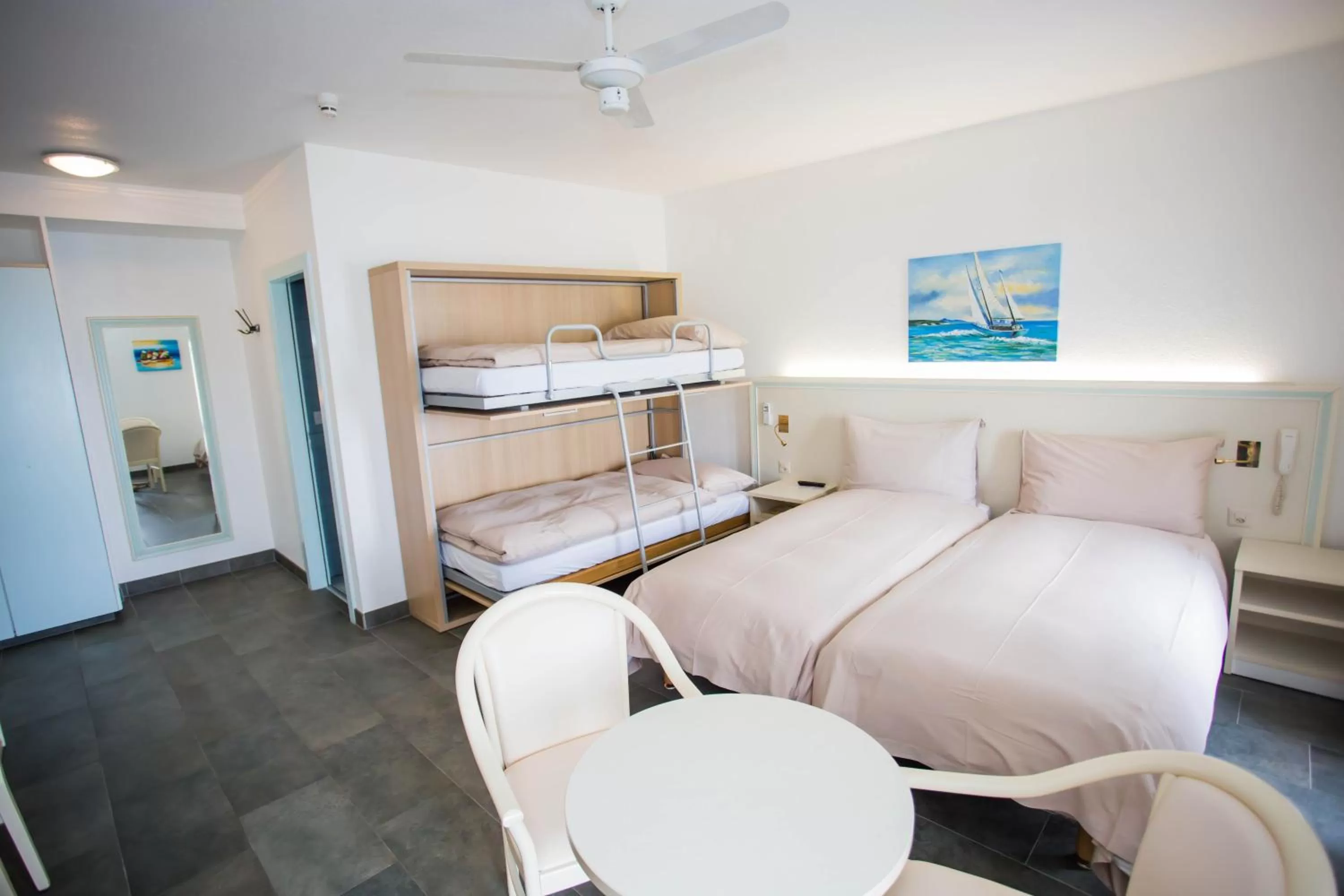 Bed in Hôtel du Port