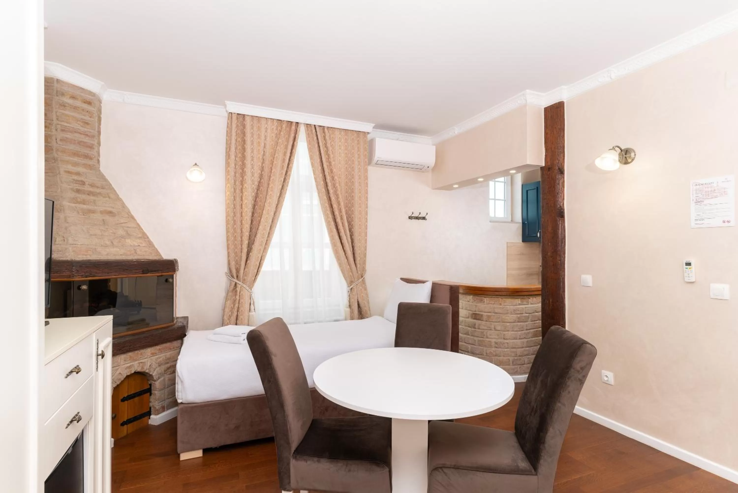 Kitchen or kitchenette in Ornament Hotel