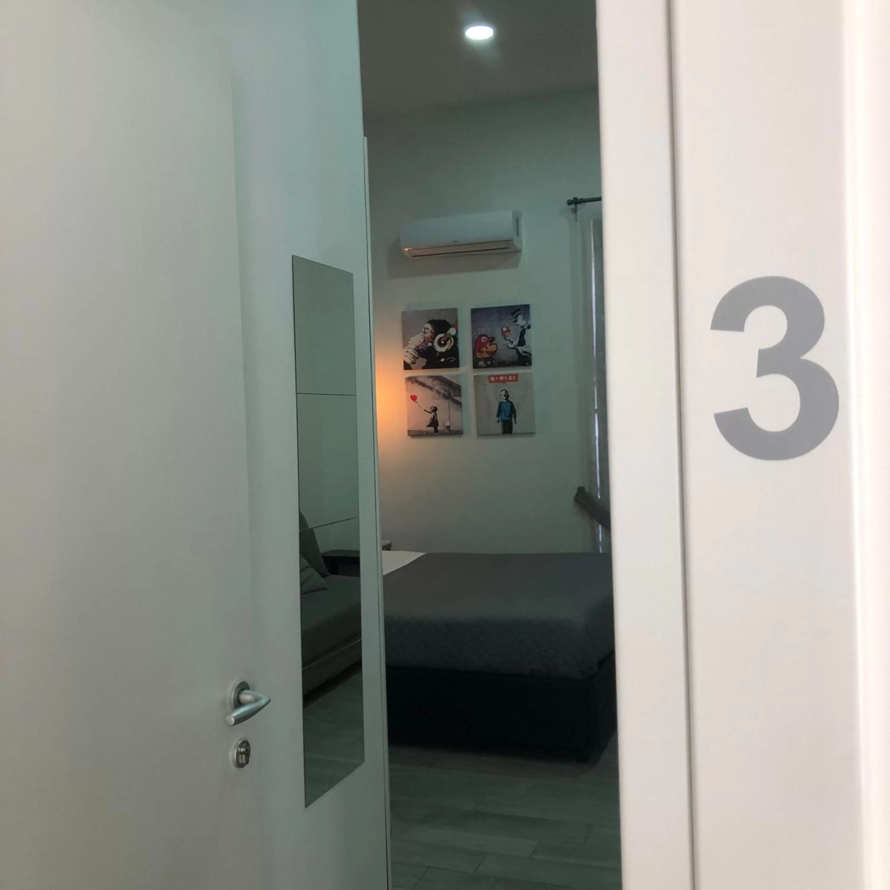 Photo of the whole room, Bed in Napoli DownTown